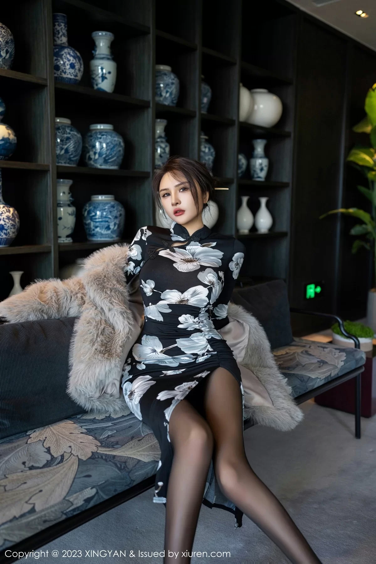 星颜社 VOL.221 Emily尹菲 [81P]