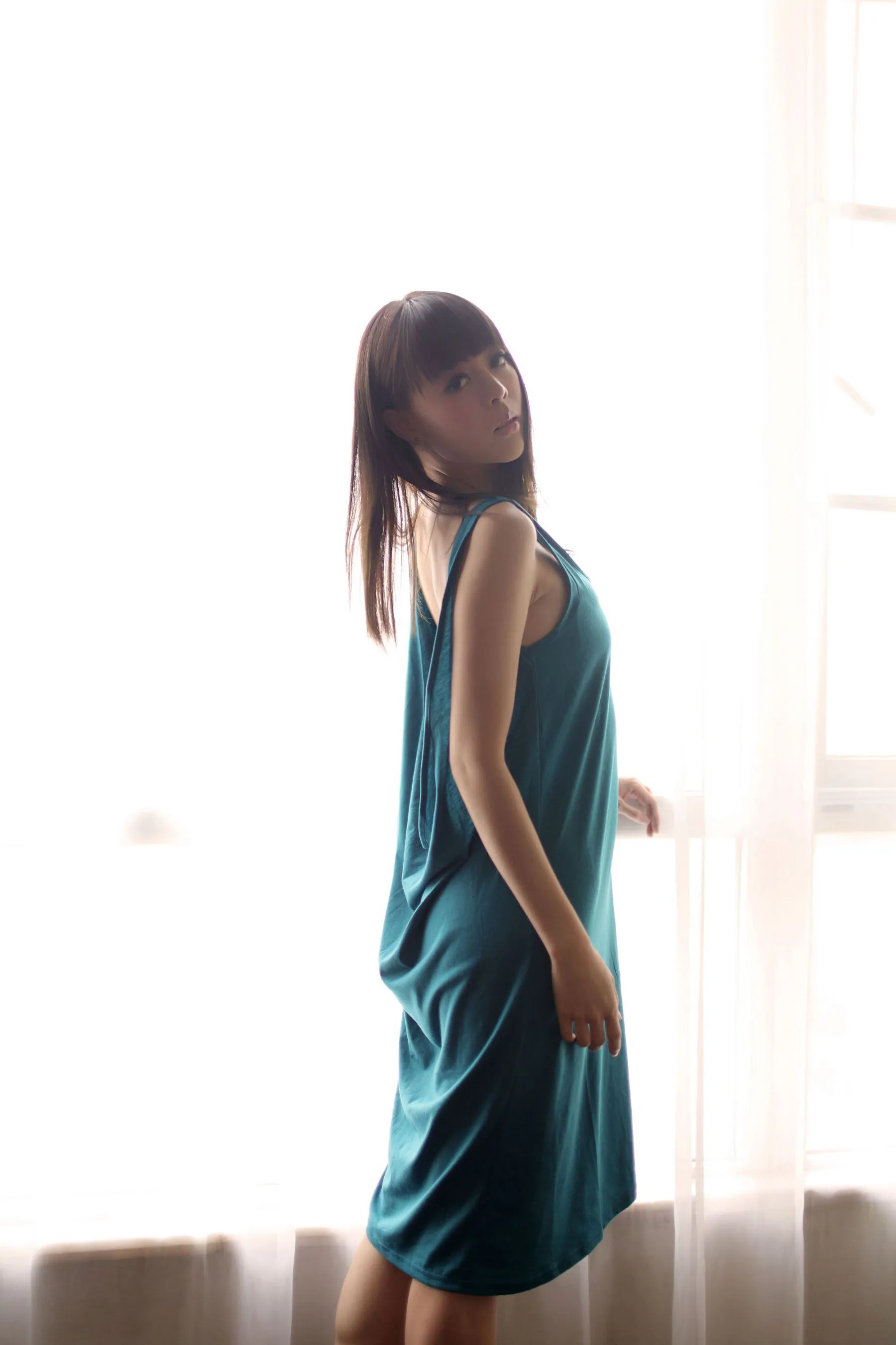 杜Viki《酒店拍摄 三套装》 秀人网 No.001