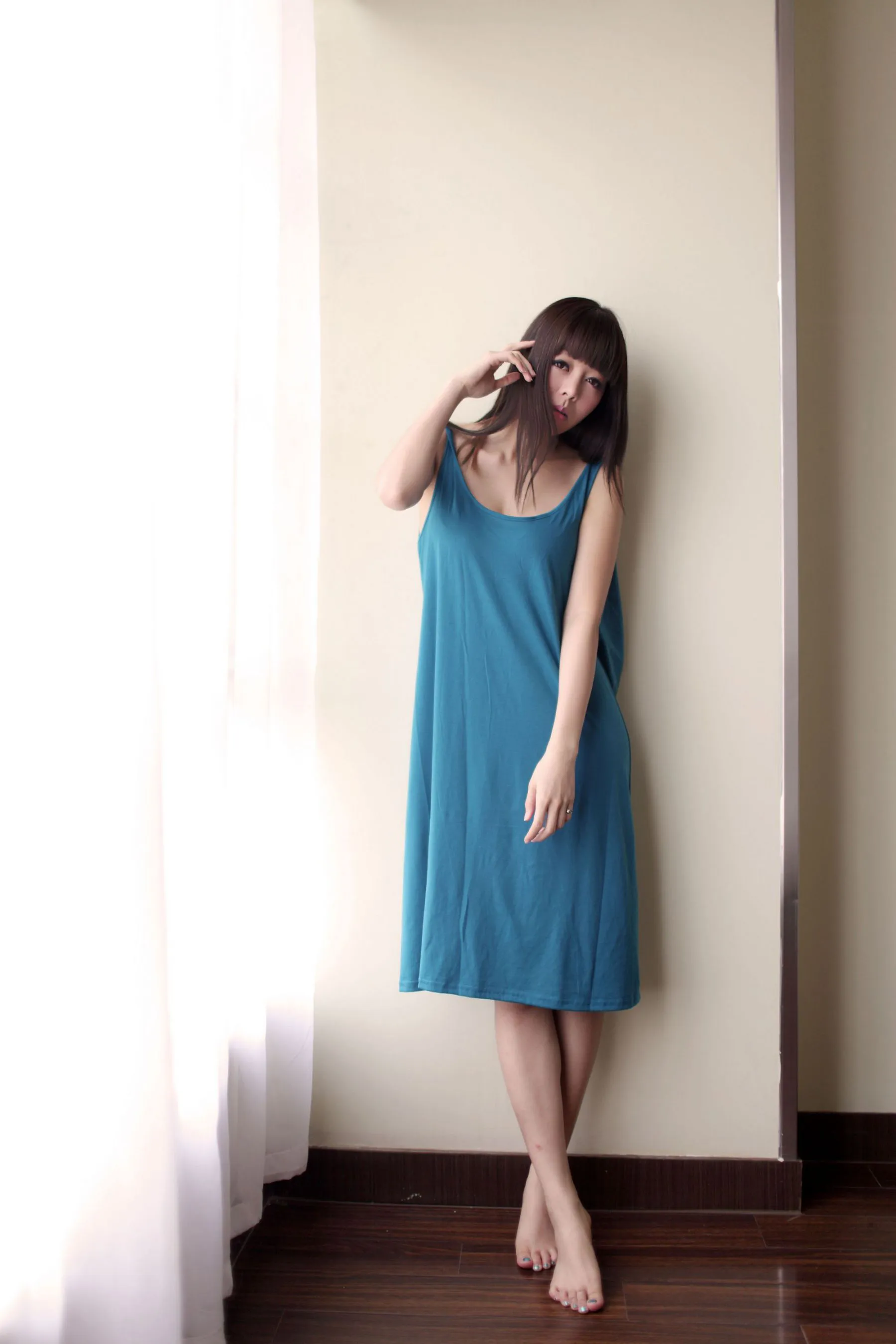 杜Viki《酒店拍摄 三套装》 秀人网 No.001