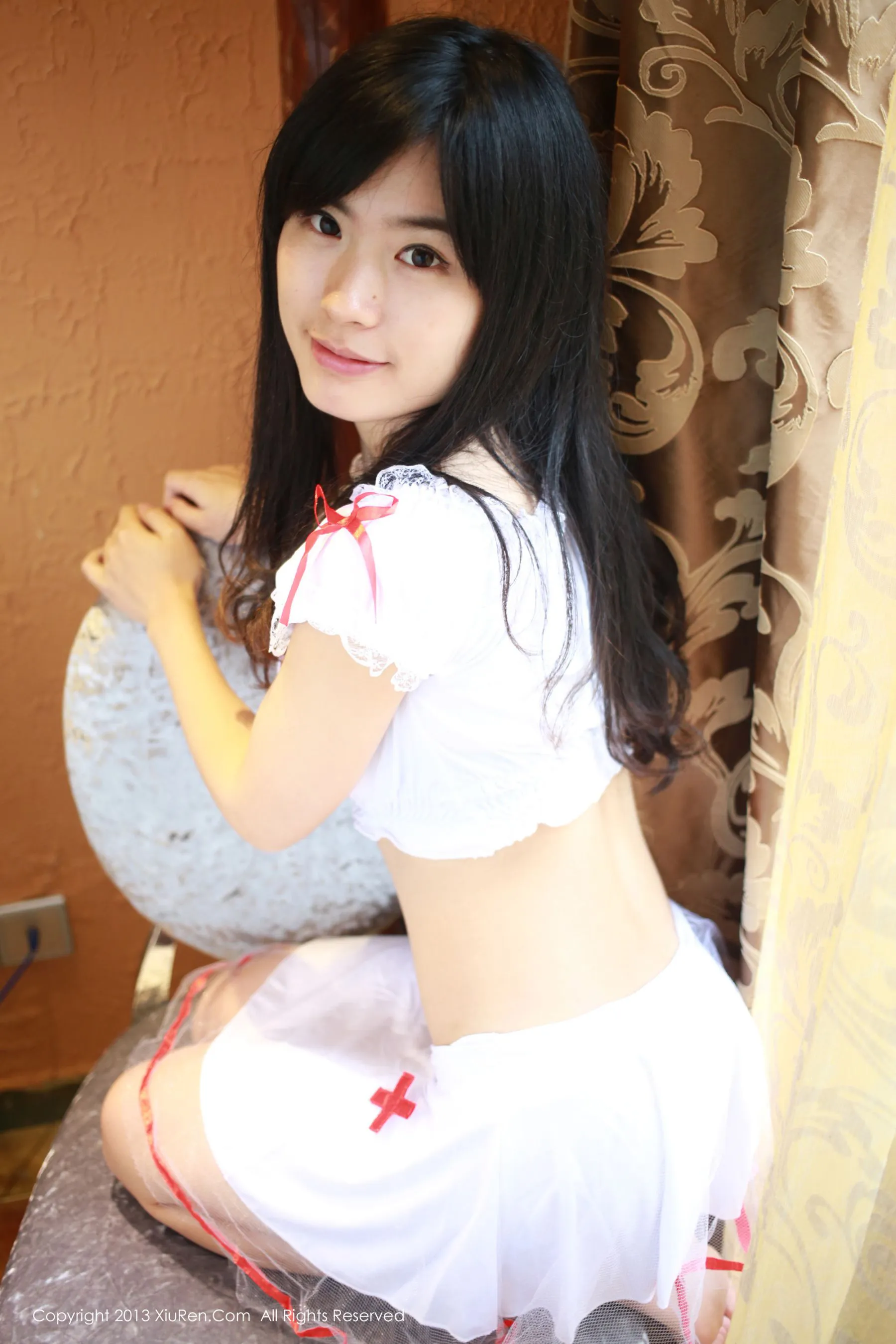 刘雪妮Verna《黑色蕾丝、吊袜、护士装、各色的小裤裤》 秀人网 No.010