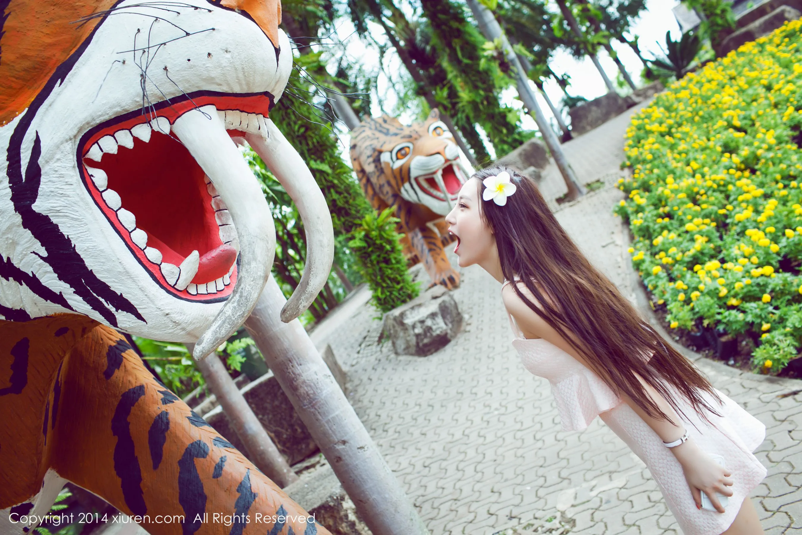 女神刘奕宁Lynn泰国街拍 秀人网 No.139