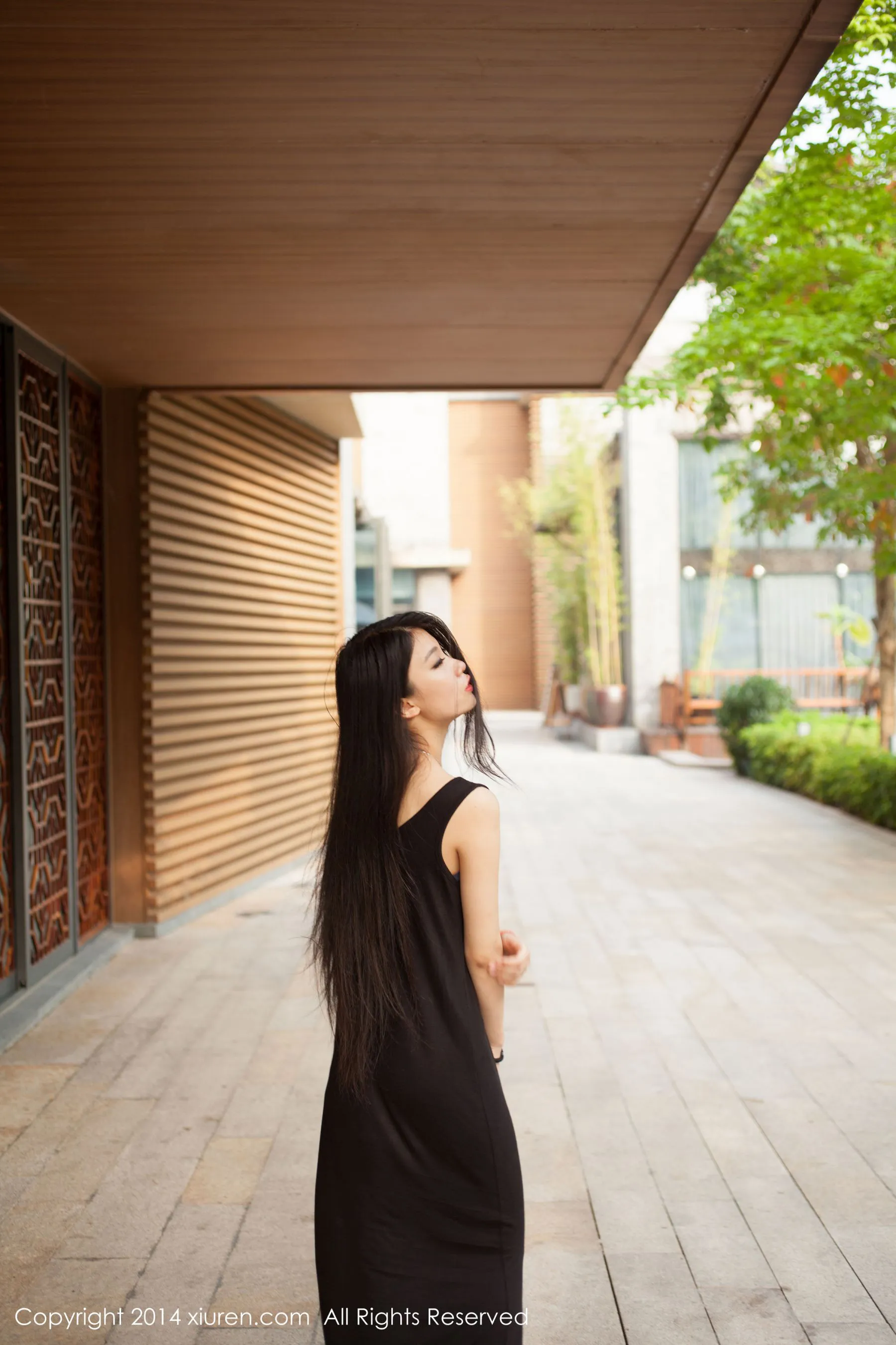 无敌美臀妹子战姝羽Zina 秀人网 No.169