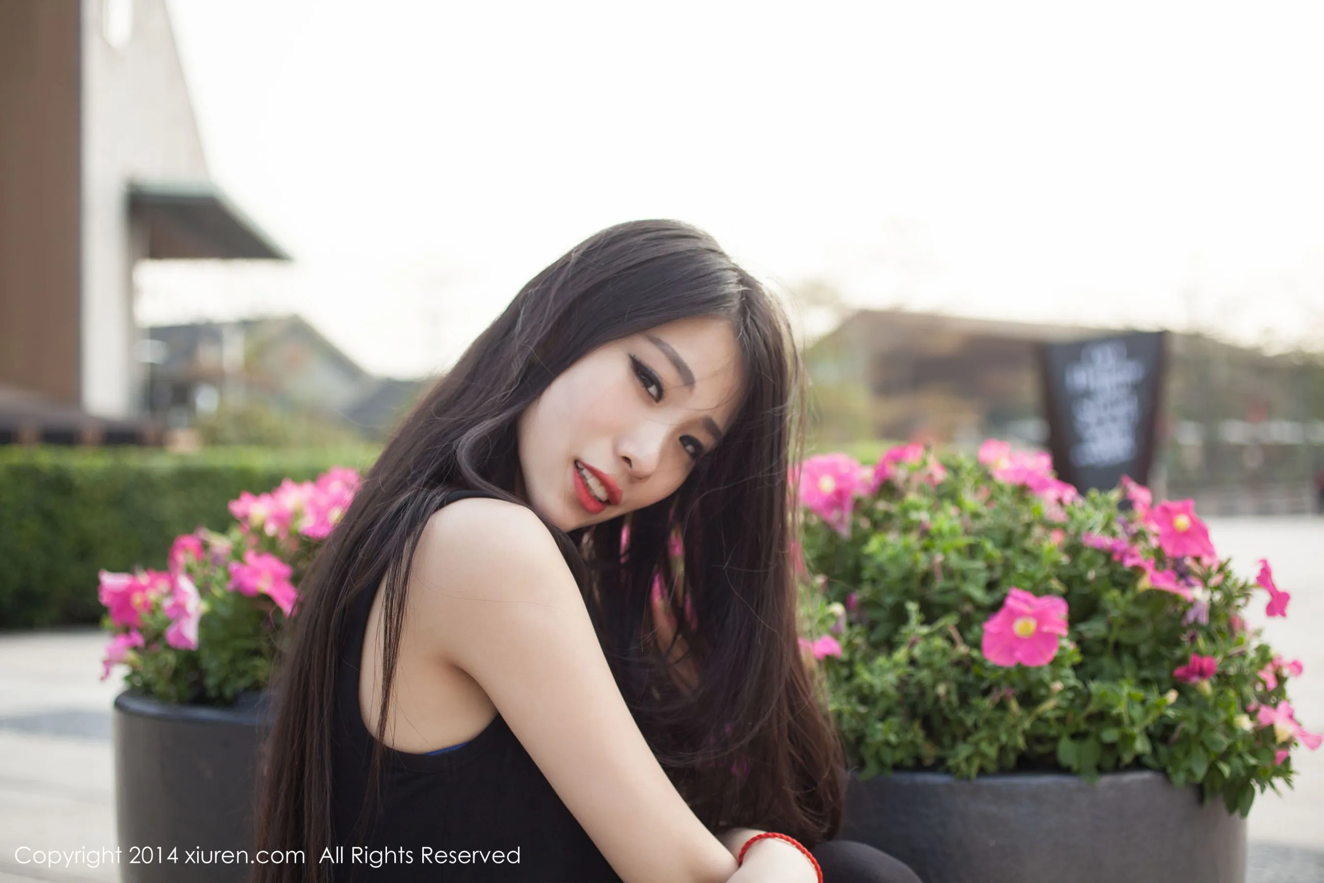 无敌美臀妹子战姝羽Zina 秀人网 No.169