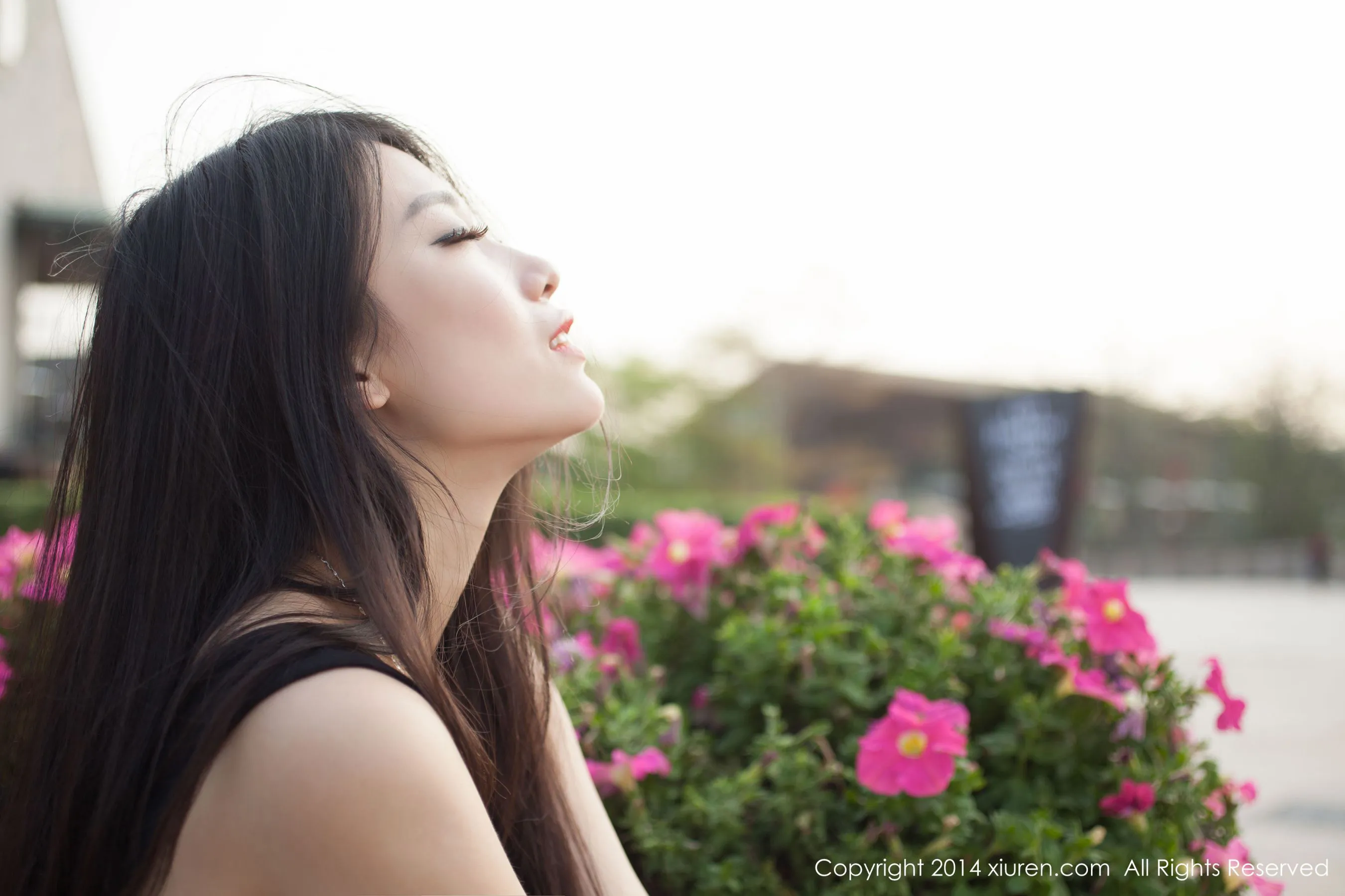 无敌美臀妹子战姝羽Zina 秀人网 No.169