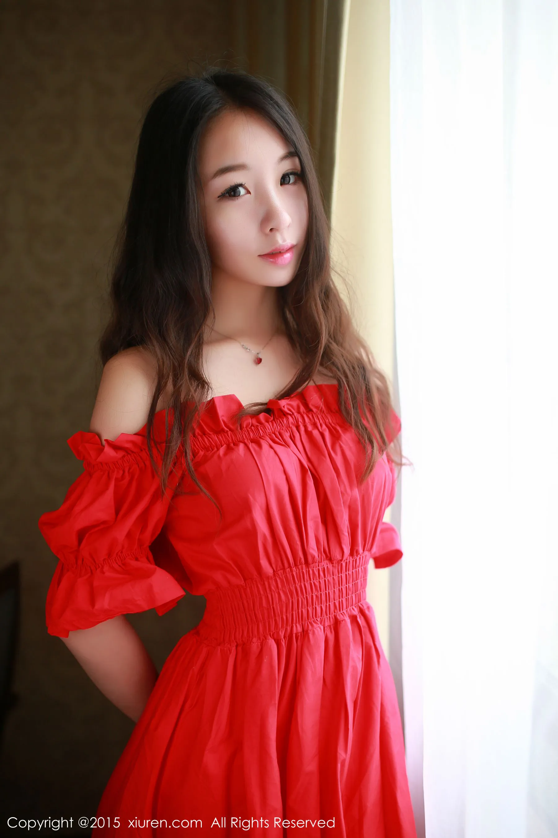 梓萱Crystal《连衣裙+热裤+网袜制服》 秀人网 No.347