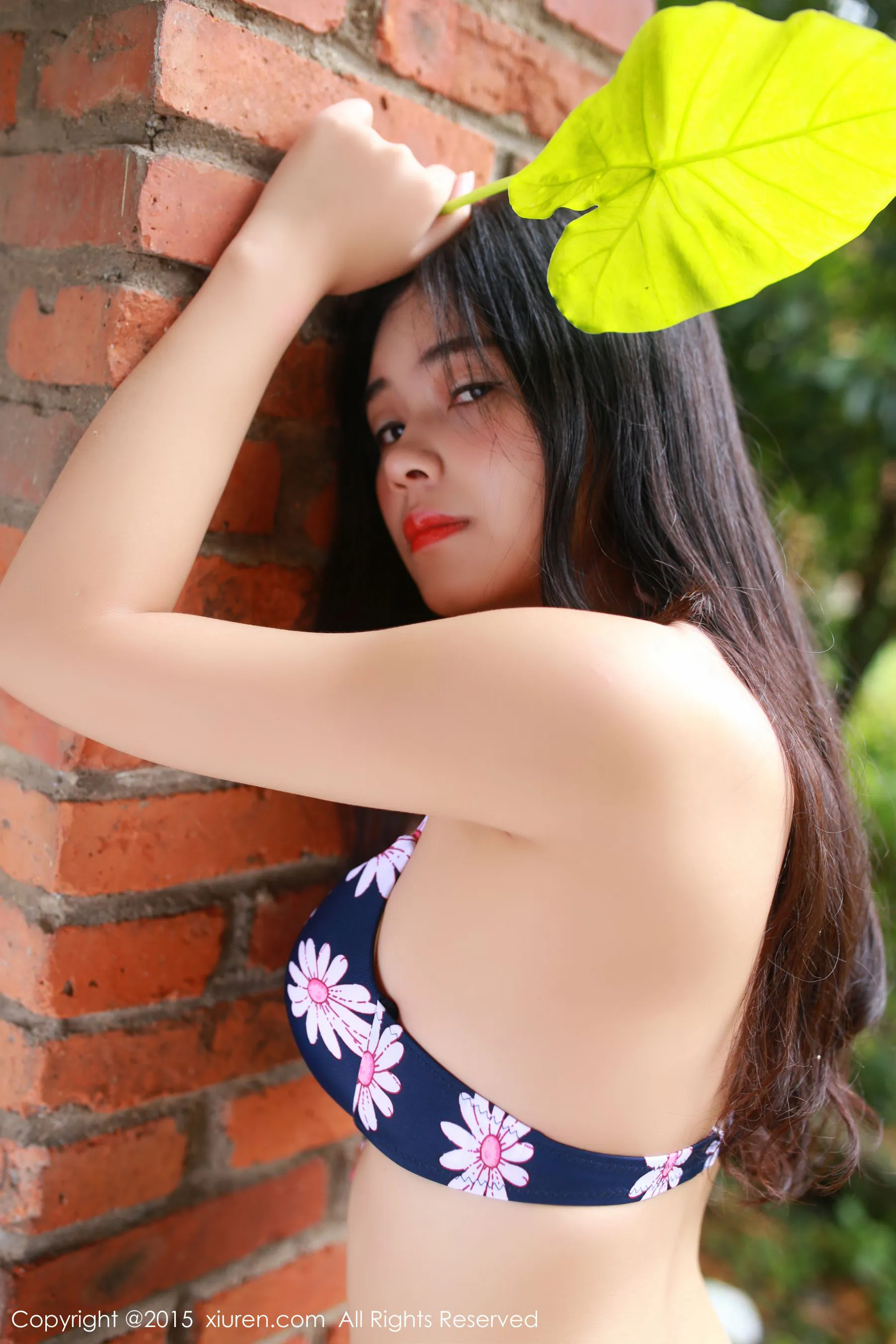 新人模特果味包子清新外拍 秀人网 No.368