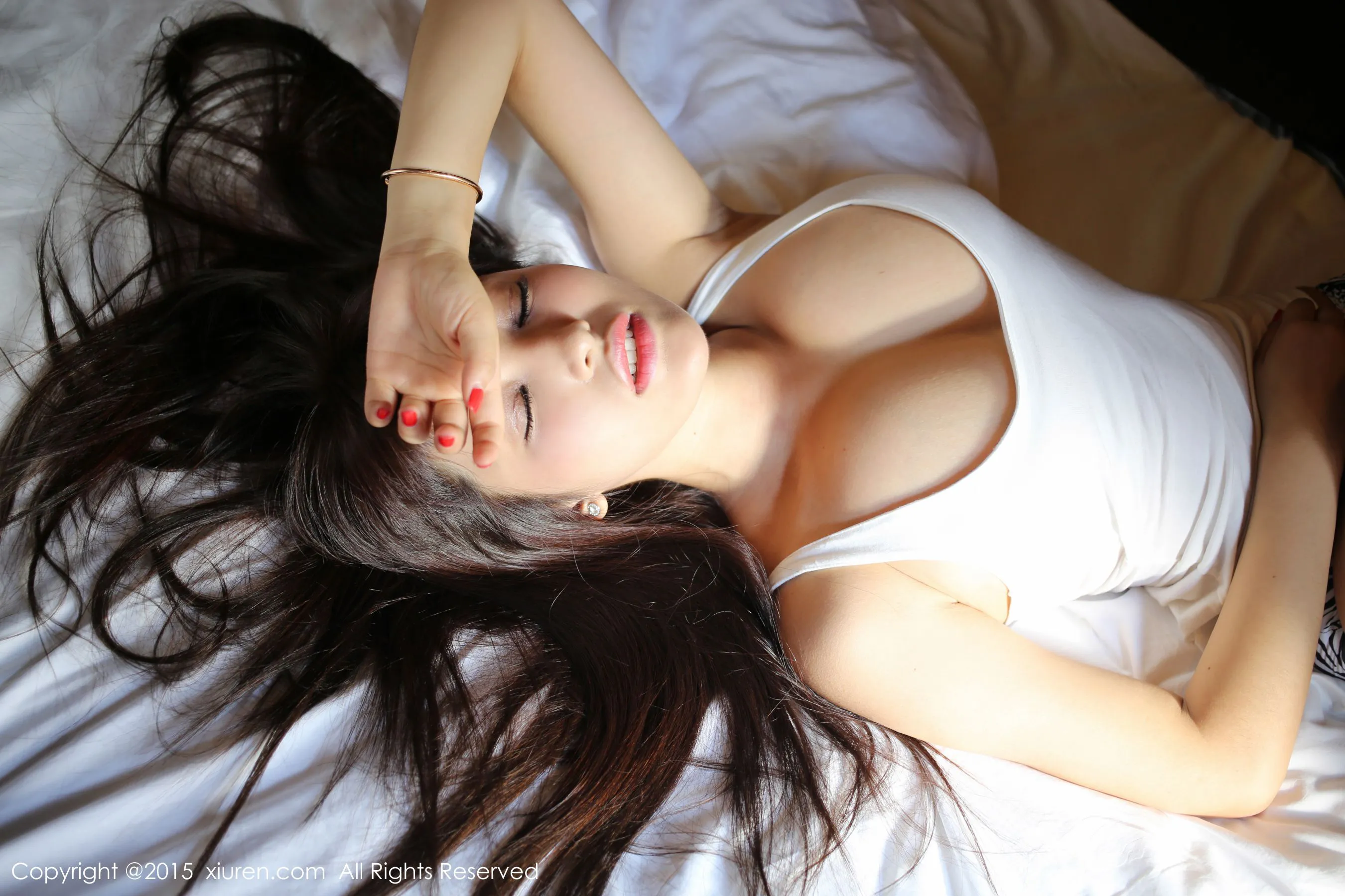 Nic妮可可《白色小背心+护士装》 秀人网 No.389