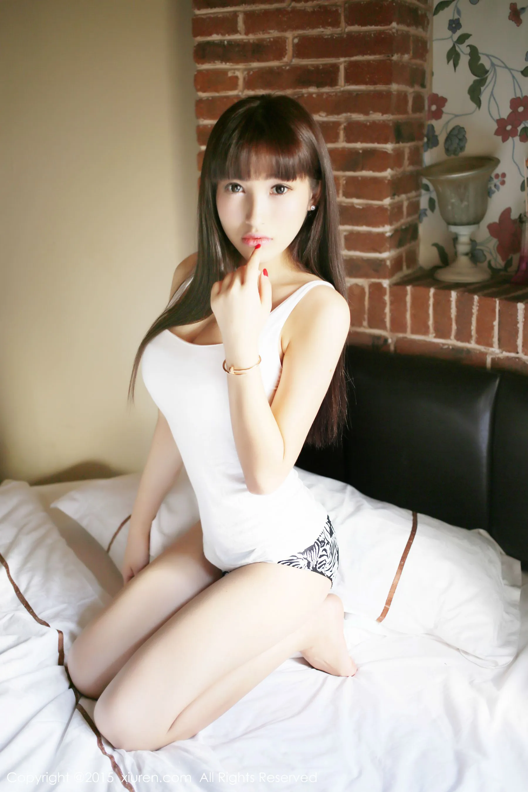 Nic妮可可《白色小背心+护士装》 秀人网 No.389