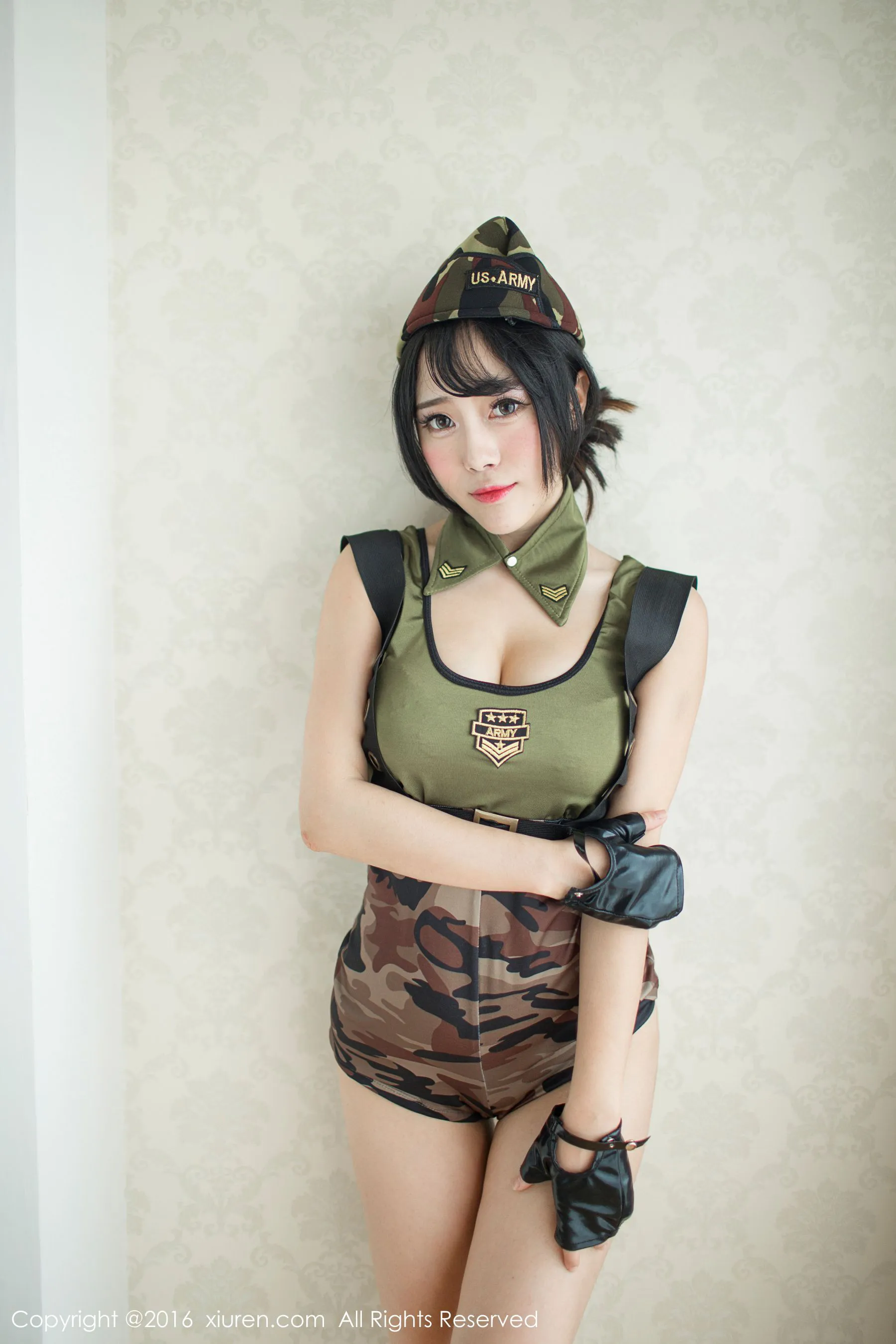 兜豆靓Youlina《迷彩服+浴室系列》 秀人网 No.519