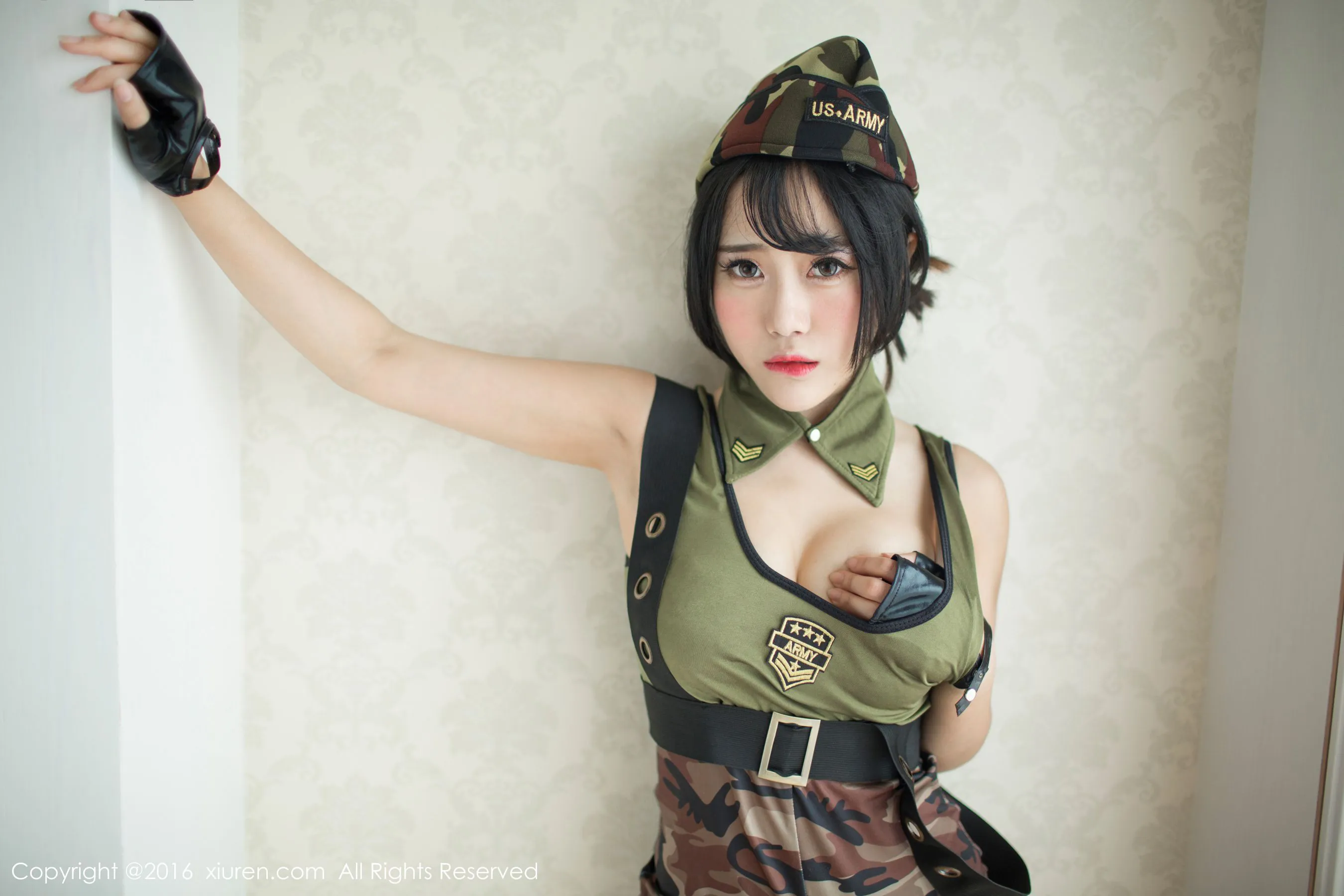 兜豆靓Youlina《迷彩服+浴室系列》 秀人网 No.519