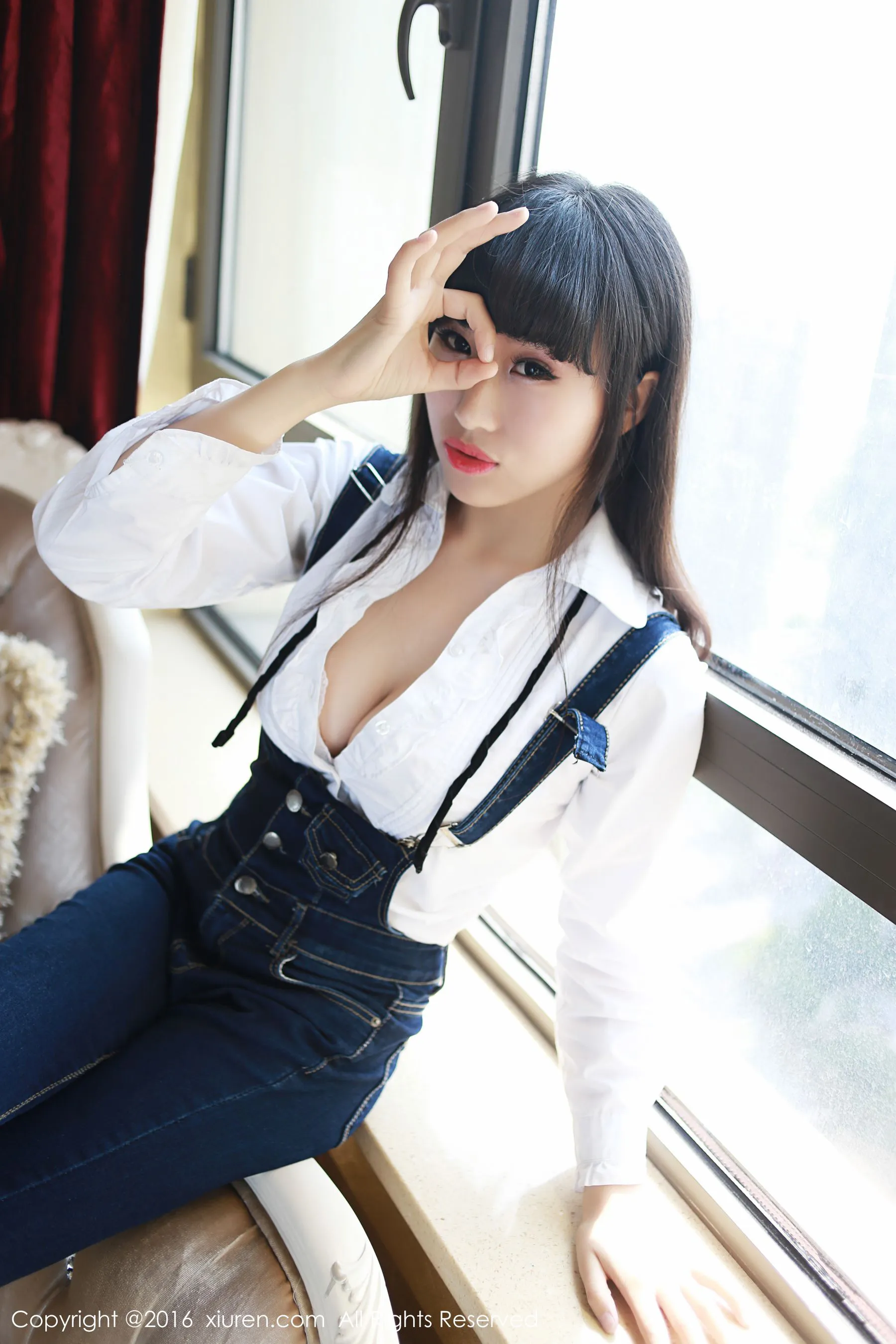 月音瞳《来自武汉的童颜巨乳妹子》 秀人网 No.520