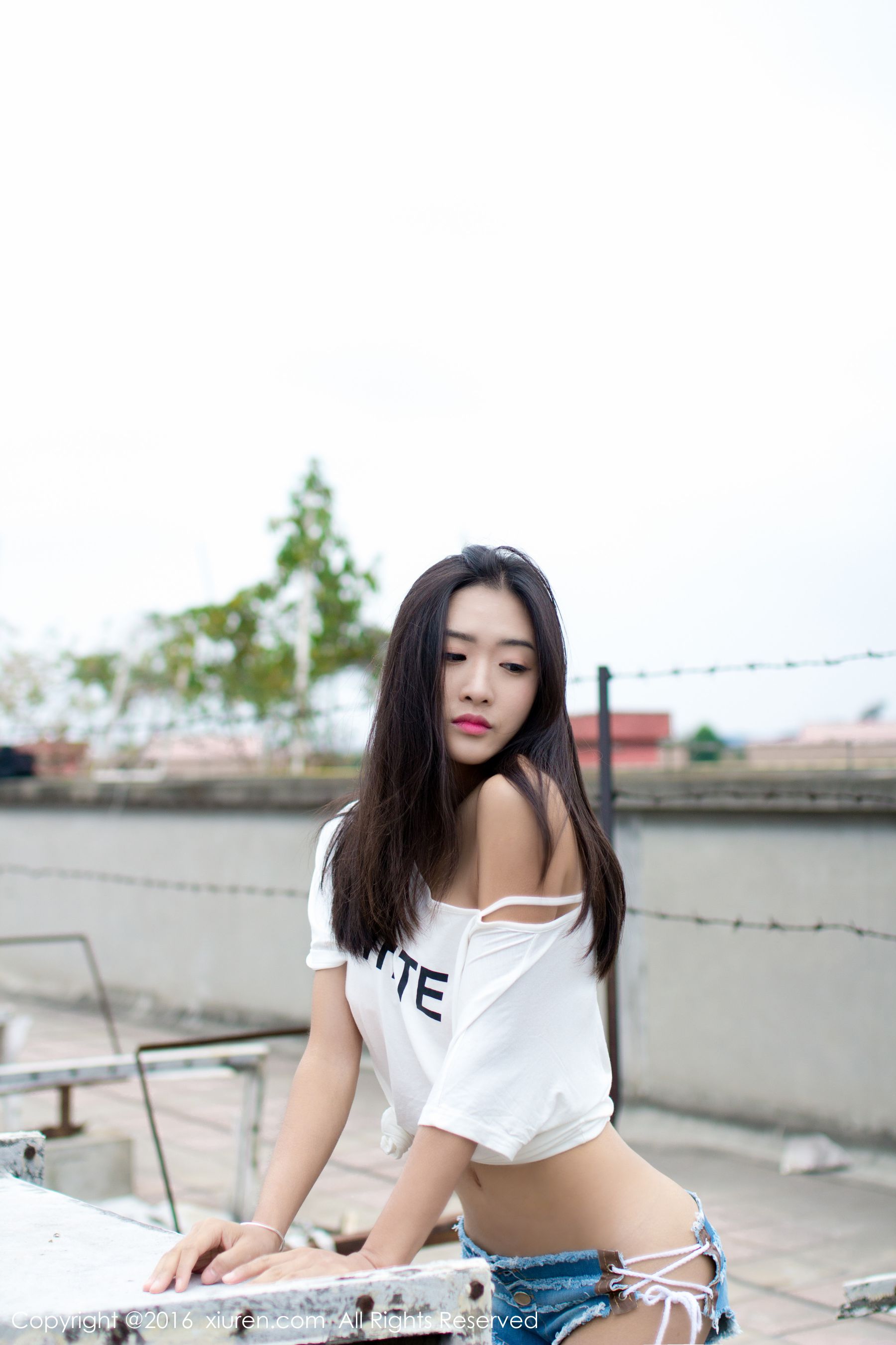 周琰琳LIN《红颜朱唇，宛若青莲出水》 秀人网 No.624