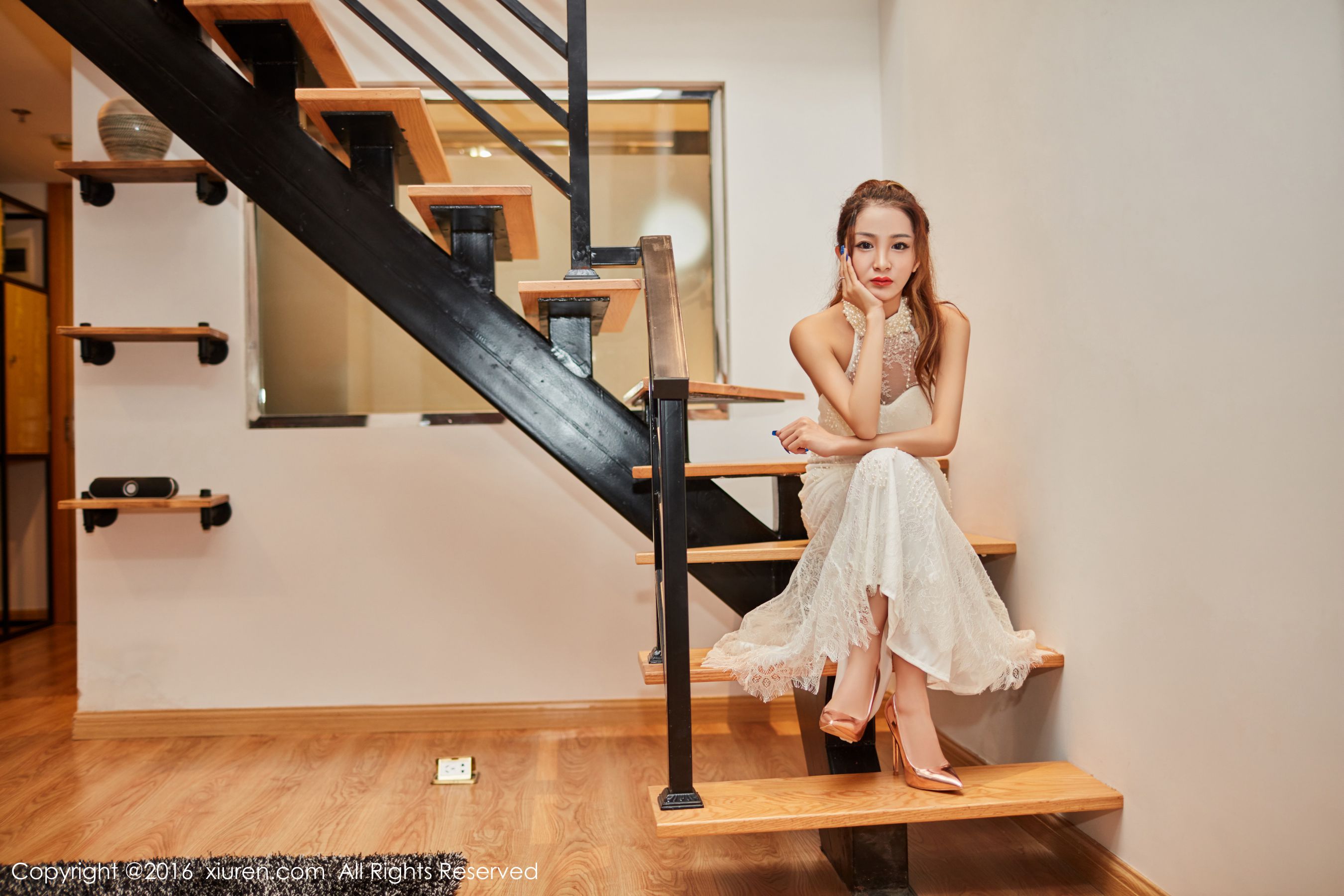 Sugar梁莹《修长的美腿与浑圆的翘臀》 秀人网 No.631