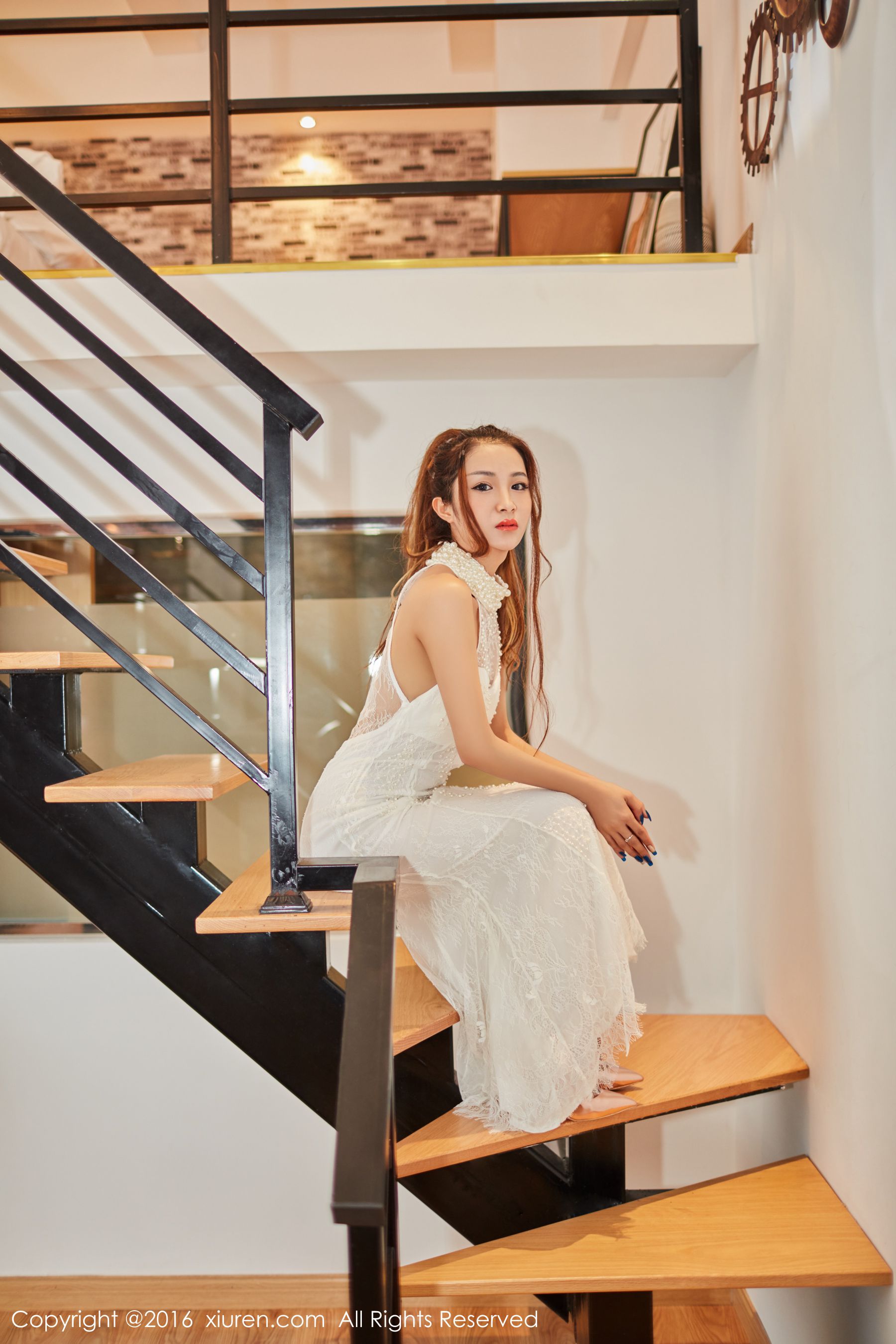 Sugar梁莹《修长的美腿与浑圆的翘臀》 秀人网 No.631