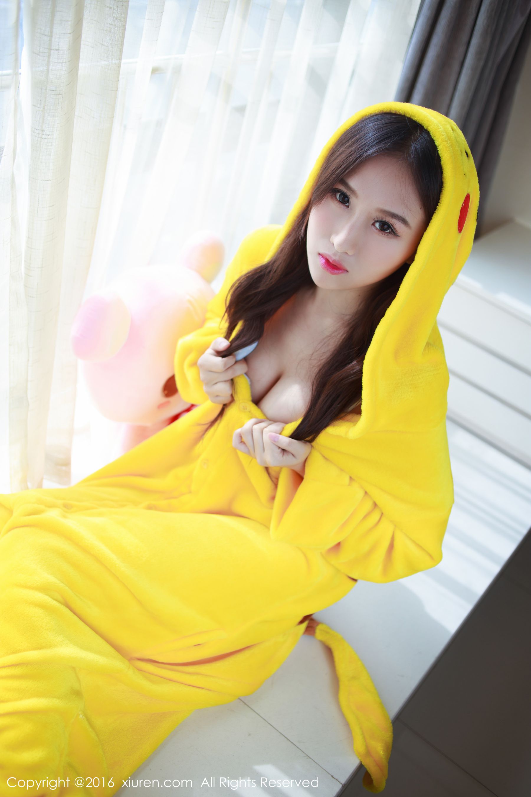 月音瞳《皮卡丘和学生制服》 秀人网 No.646