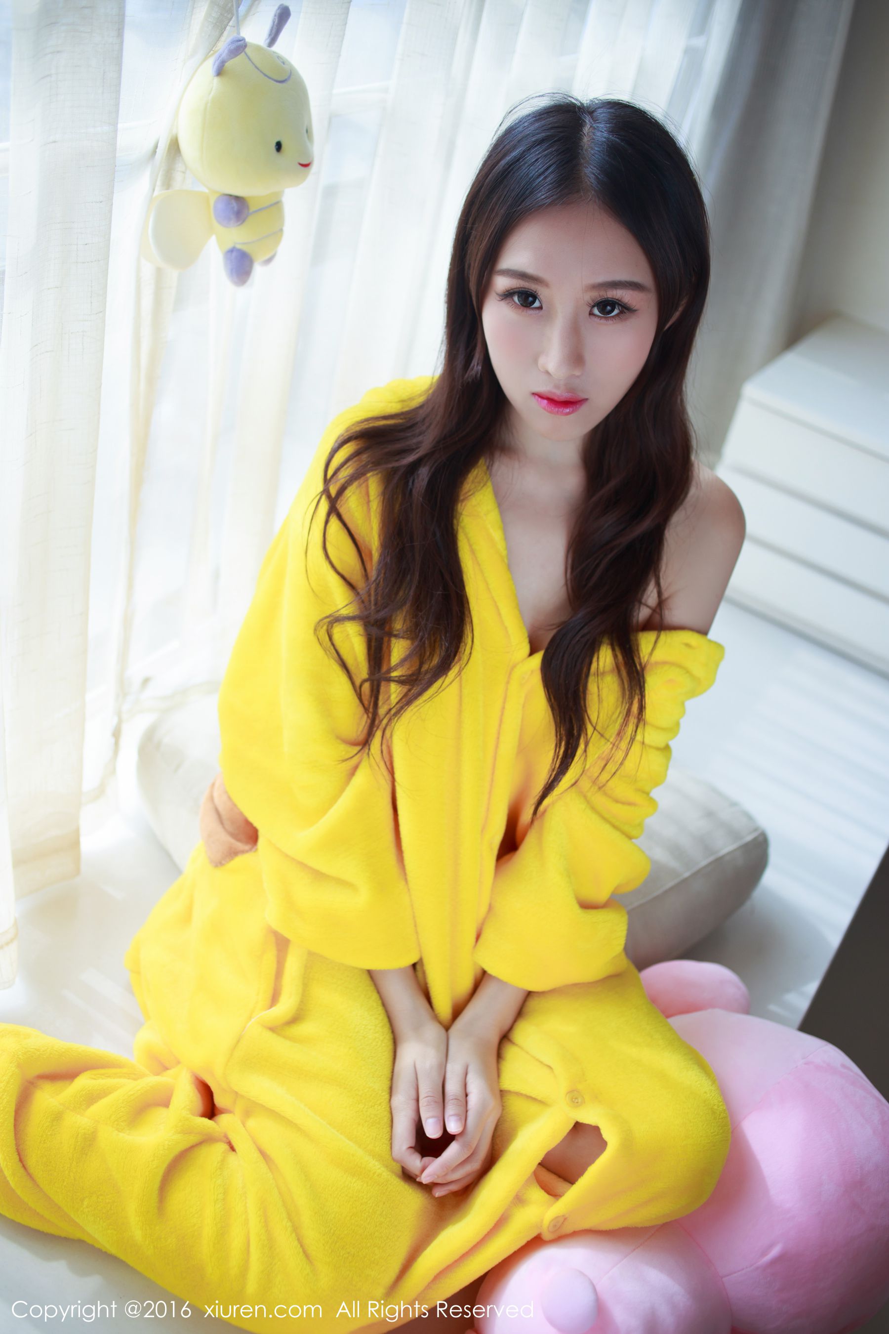 月音瞳《皮卡丘和学生制服》 秀人网 No.646