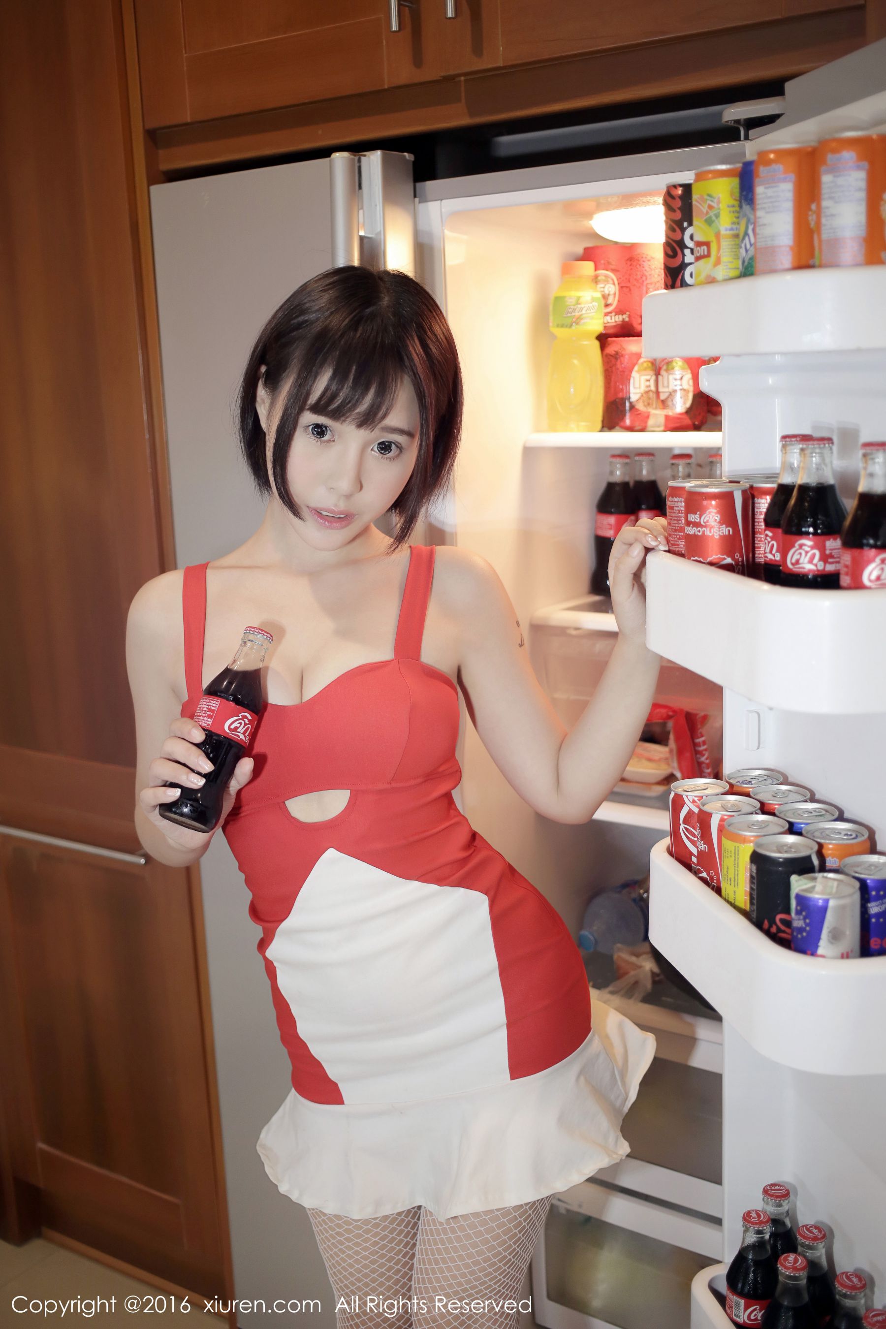 Evelyn艾莉《小红裙》 秀人网 No.665