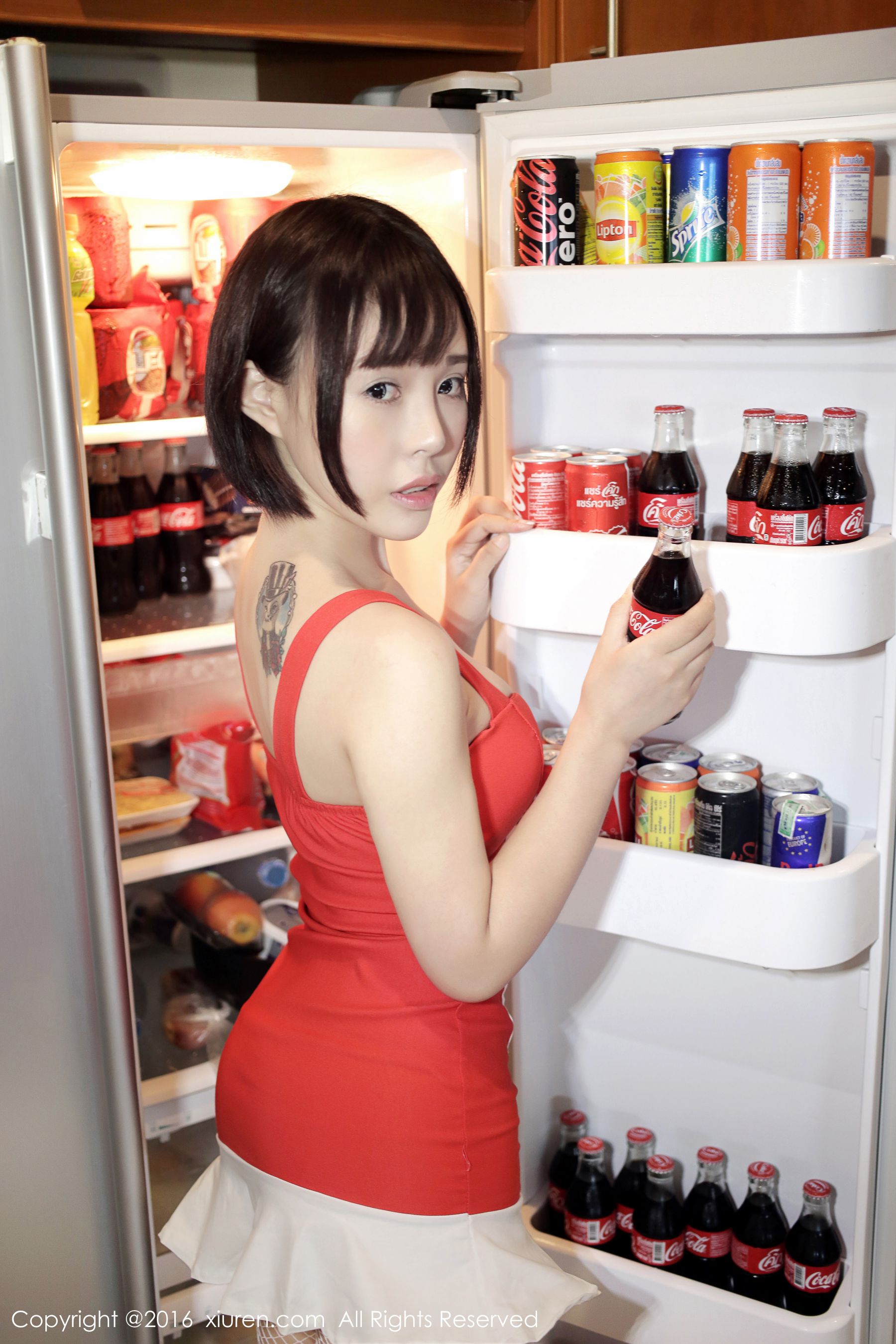 Evelyn艾莉《小红裙》 秀人网 No.665