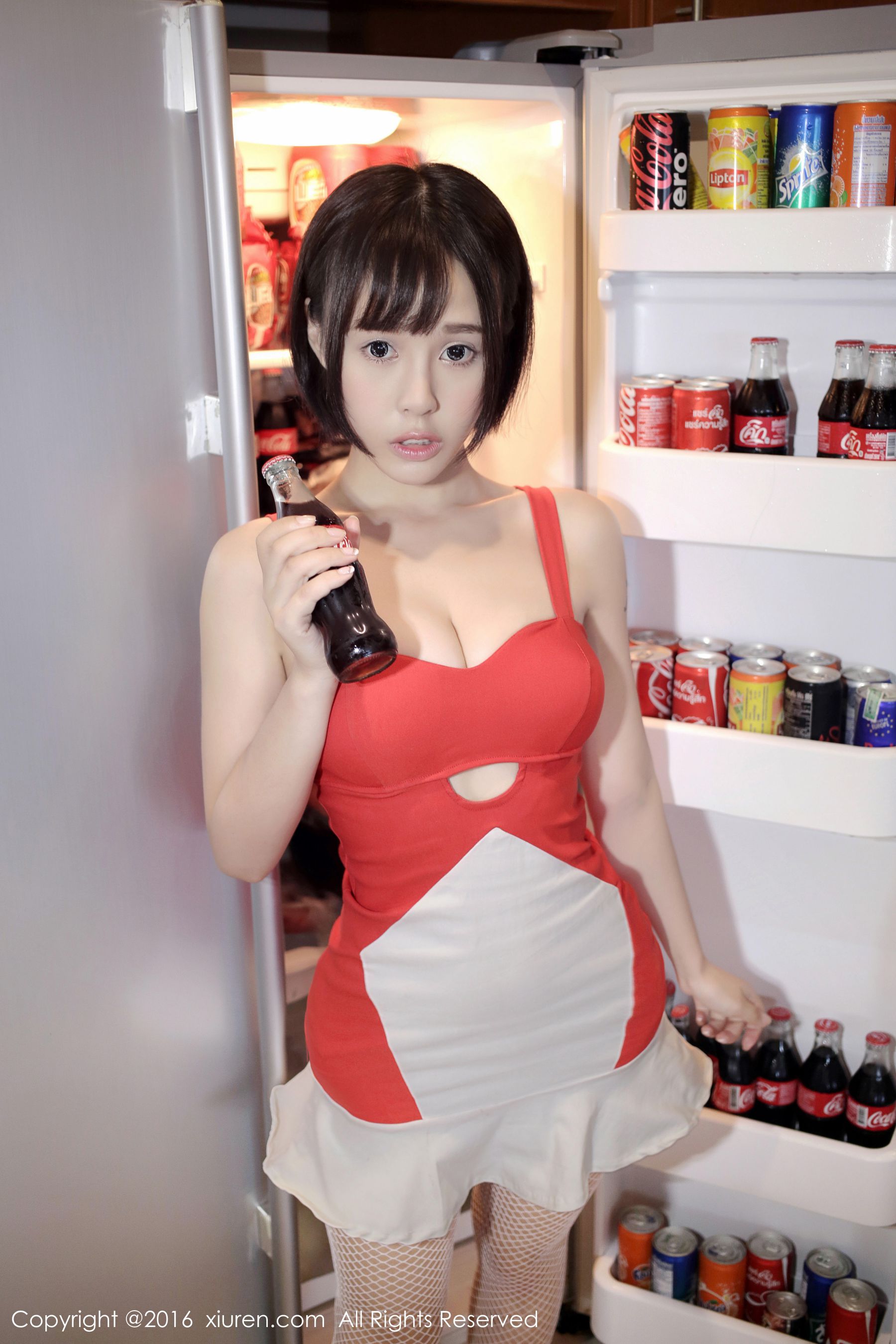 Evelyn艾莉《小红裙》 秀人网 No.665