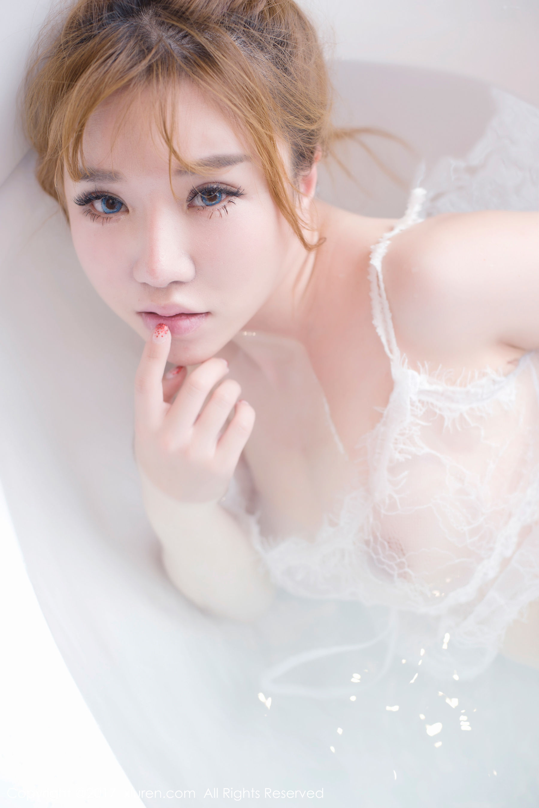 小公举Amy《浑圆白皙美女圆乳细腰模特》 秀人网XIUREN No.778