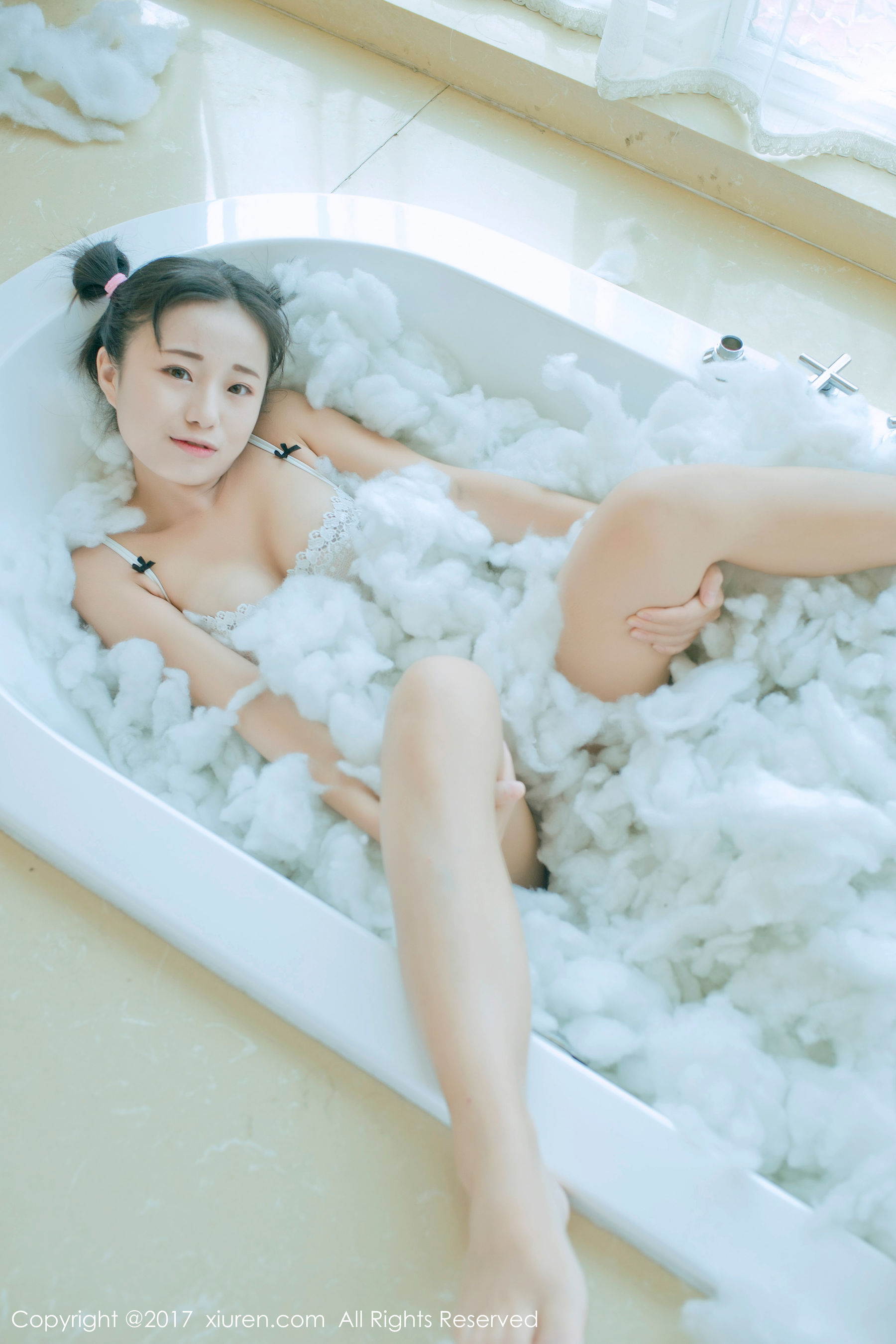 仓井优香《白色蕾丝吊带系列+连体日系高中体操服》 XiuRen 秀人网 NO.805