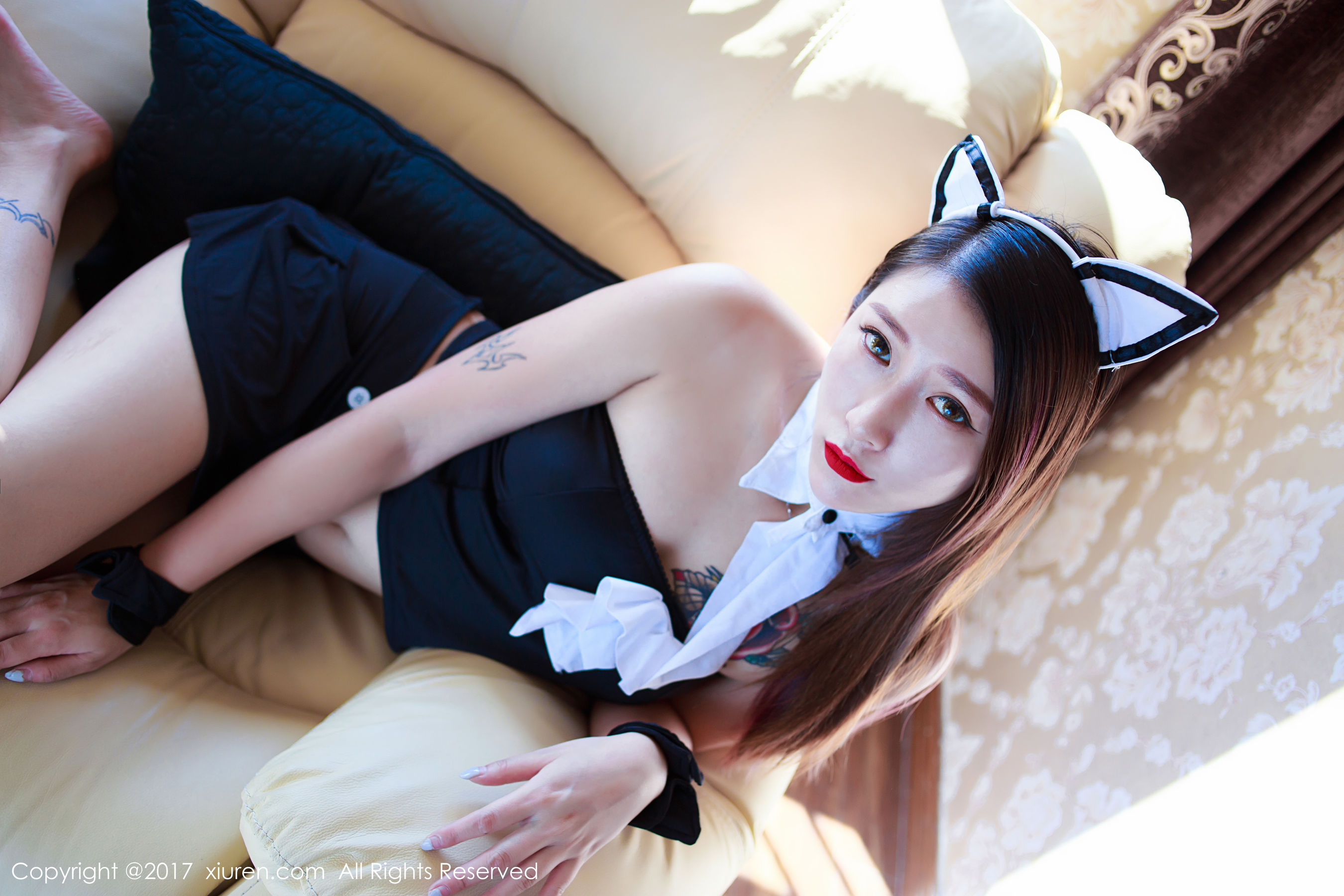 杜花花《乖巧猫耳女仆装，高开叉死库水》 XiuRen 秀人网 NO.843