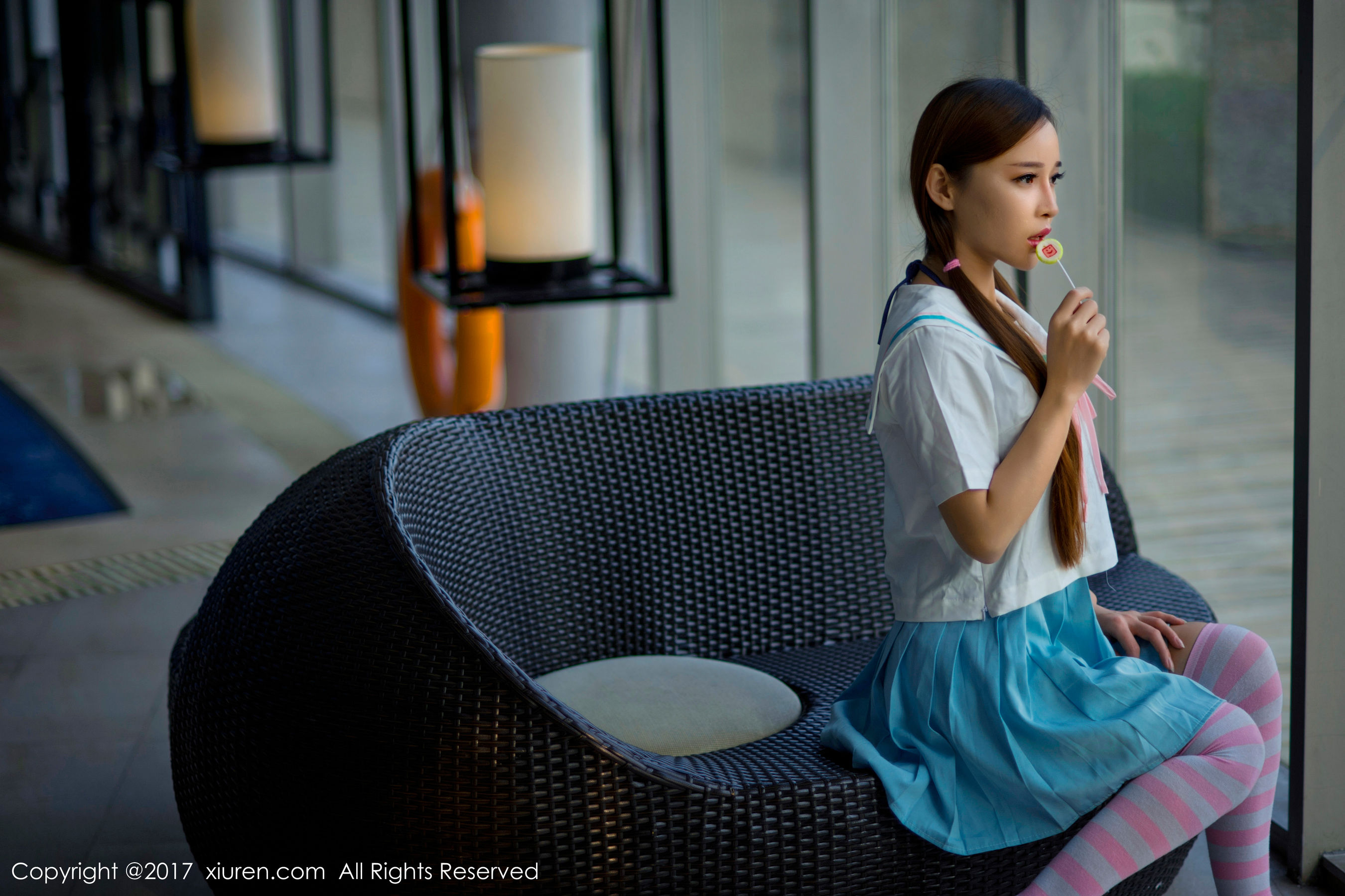 艾小青《人体泡沫浴+日系学生服泳池棒棒糖》 秀人 NO.866