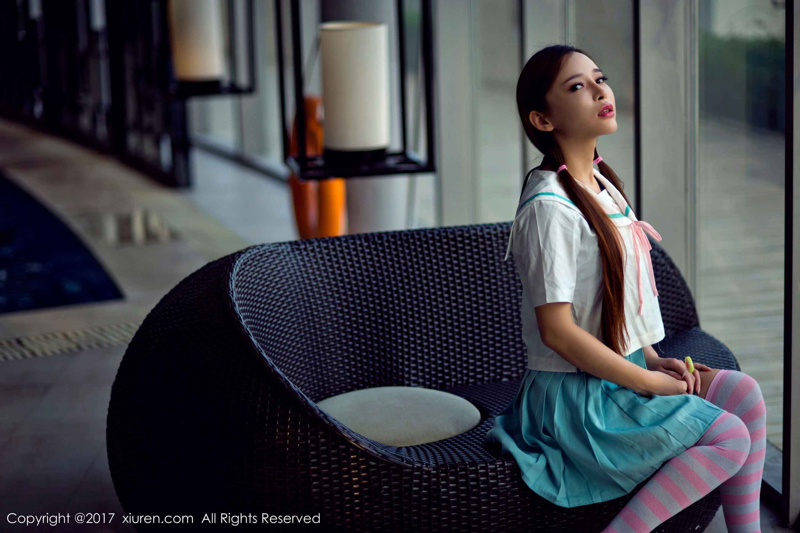 艾小青《人体泡沫浴+日系学生服泳池棒棒糖》 秀人 NO.866