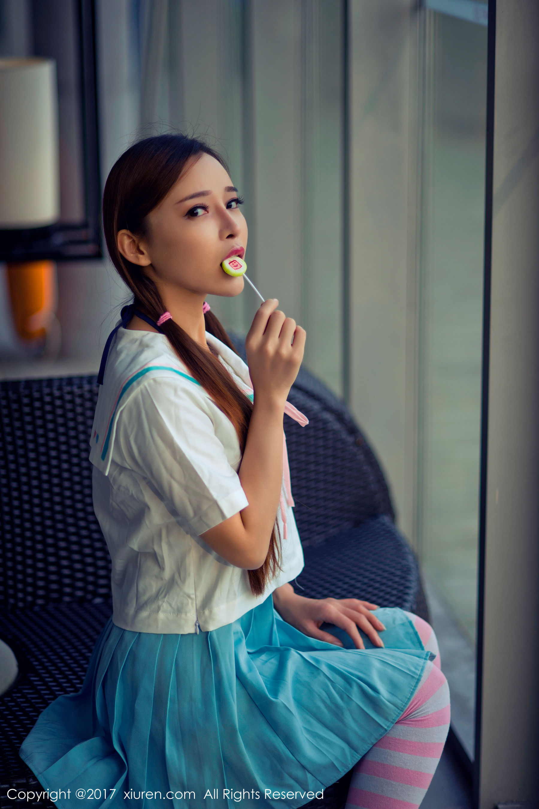 艾小青《人体泡沫浴+日系学生服泳池棒棒糖》 秀人 NO.866