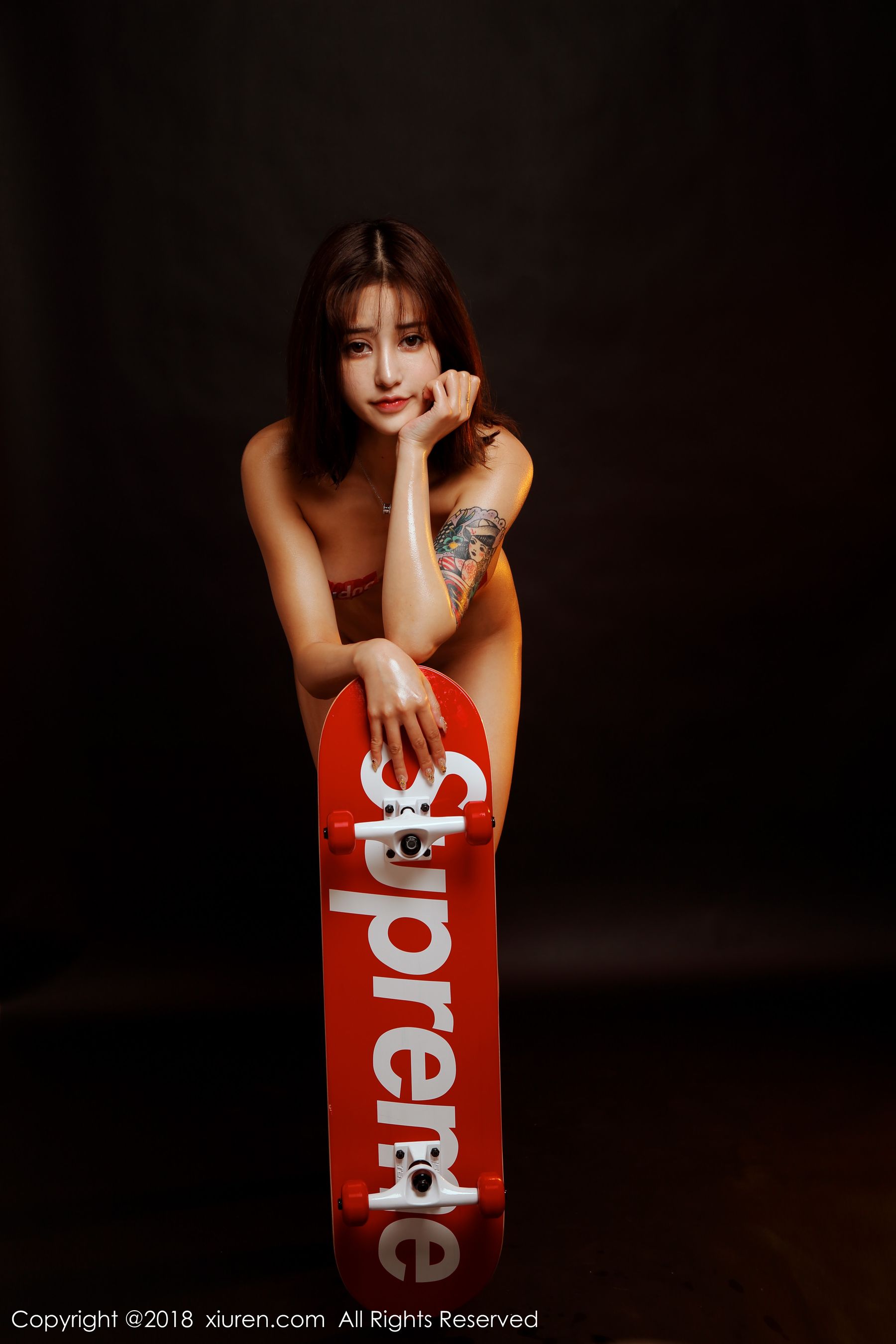 丹妮Danny《运动滑板人体抹油与浴室湿身》 XiuRen 秀人网 No.994