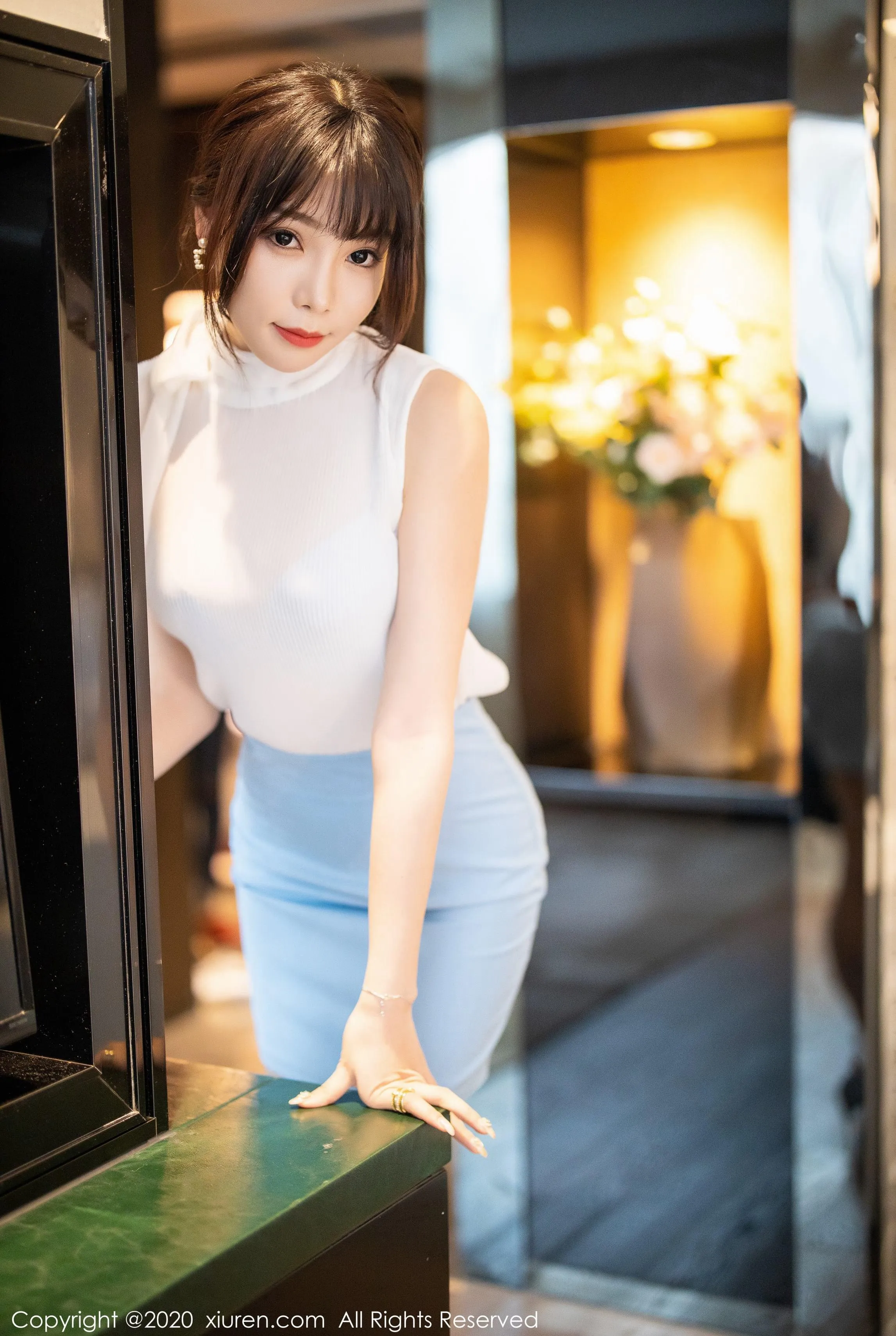 XIUREN秀人网 NO.2107 芝芝Booty