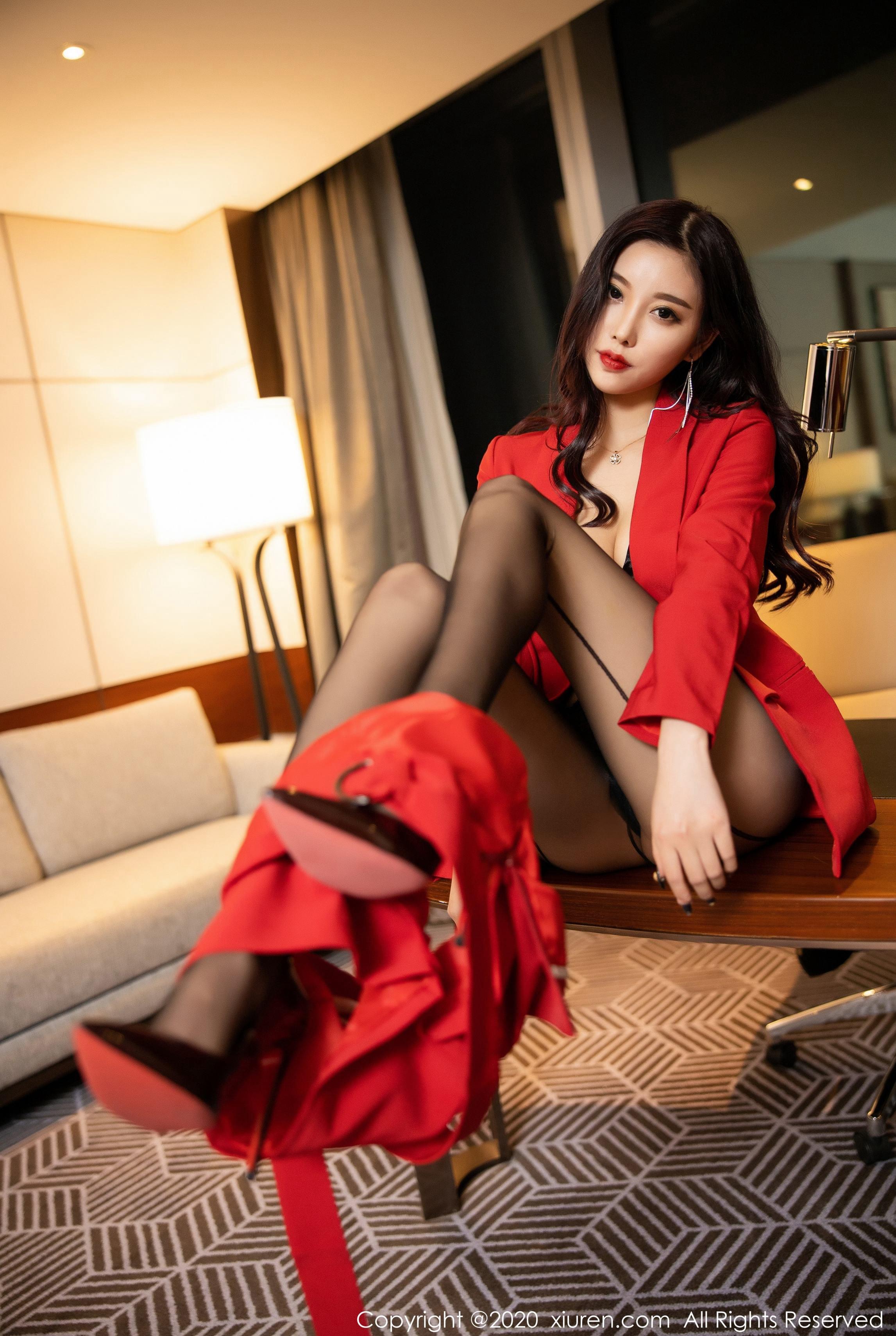 XIUREN秀人网 NO.2122 杨晨晨sugar