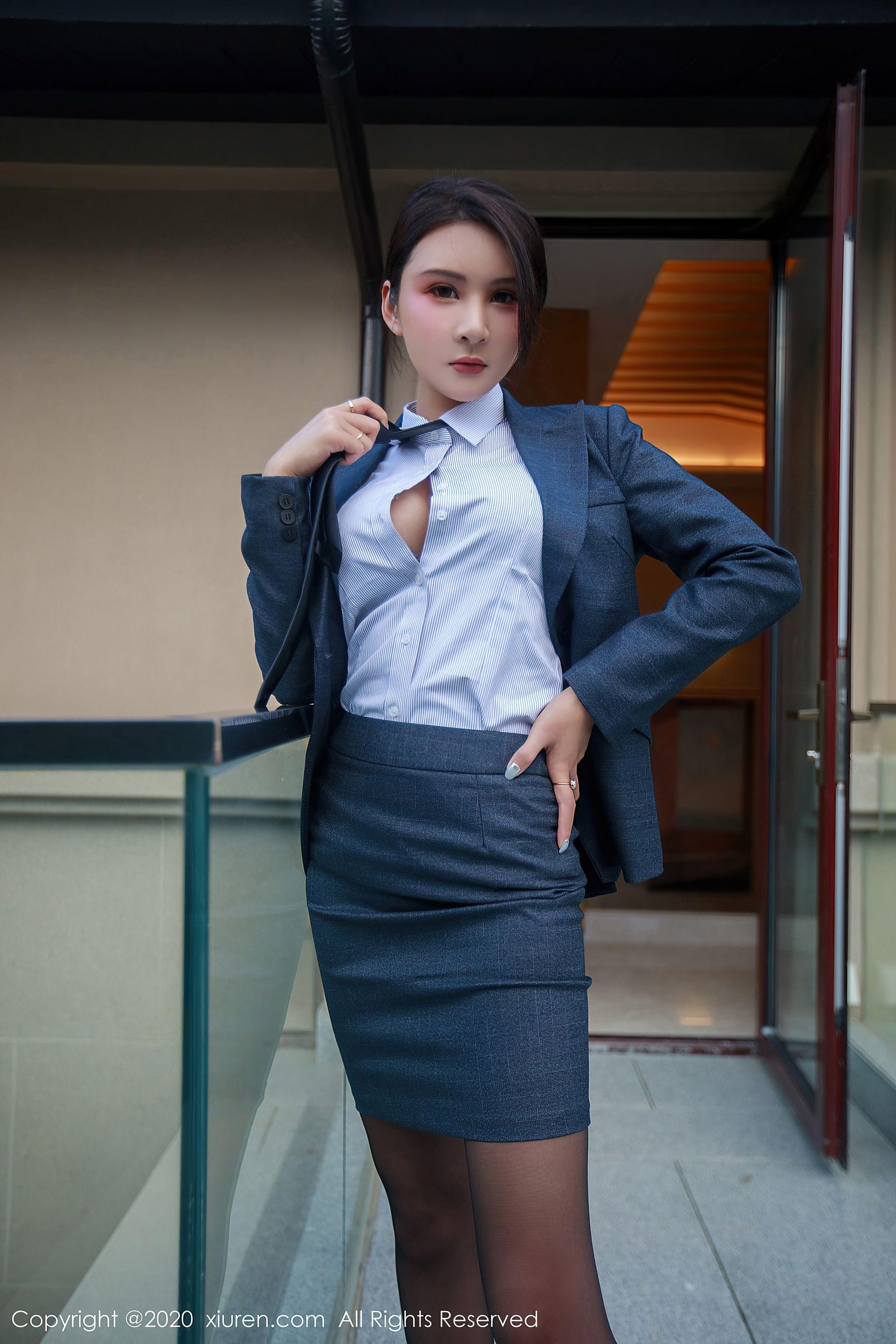 秀人XIUREN No.2309 Emily顾奈奈