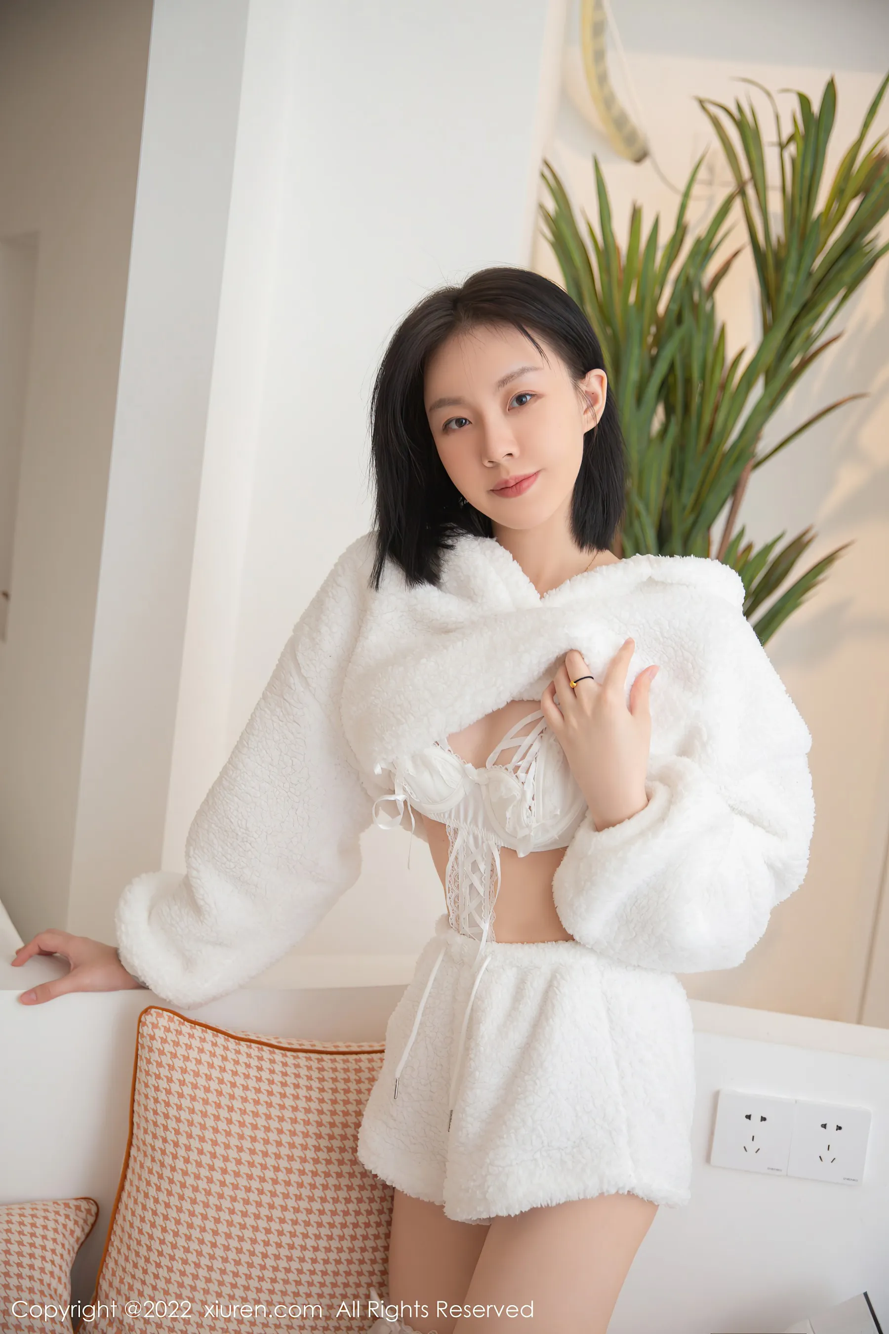 秀人网 No.4569 一颗甜蛋黄a 性感美腿