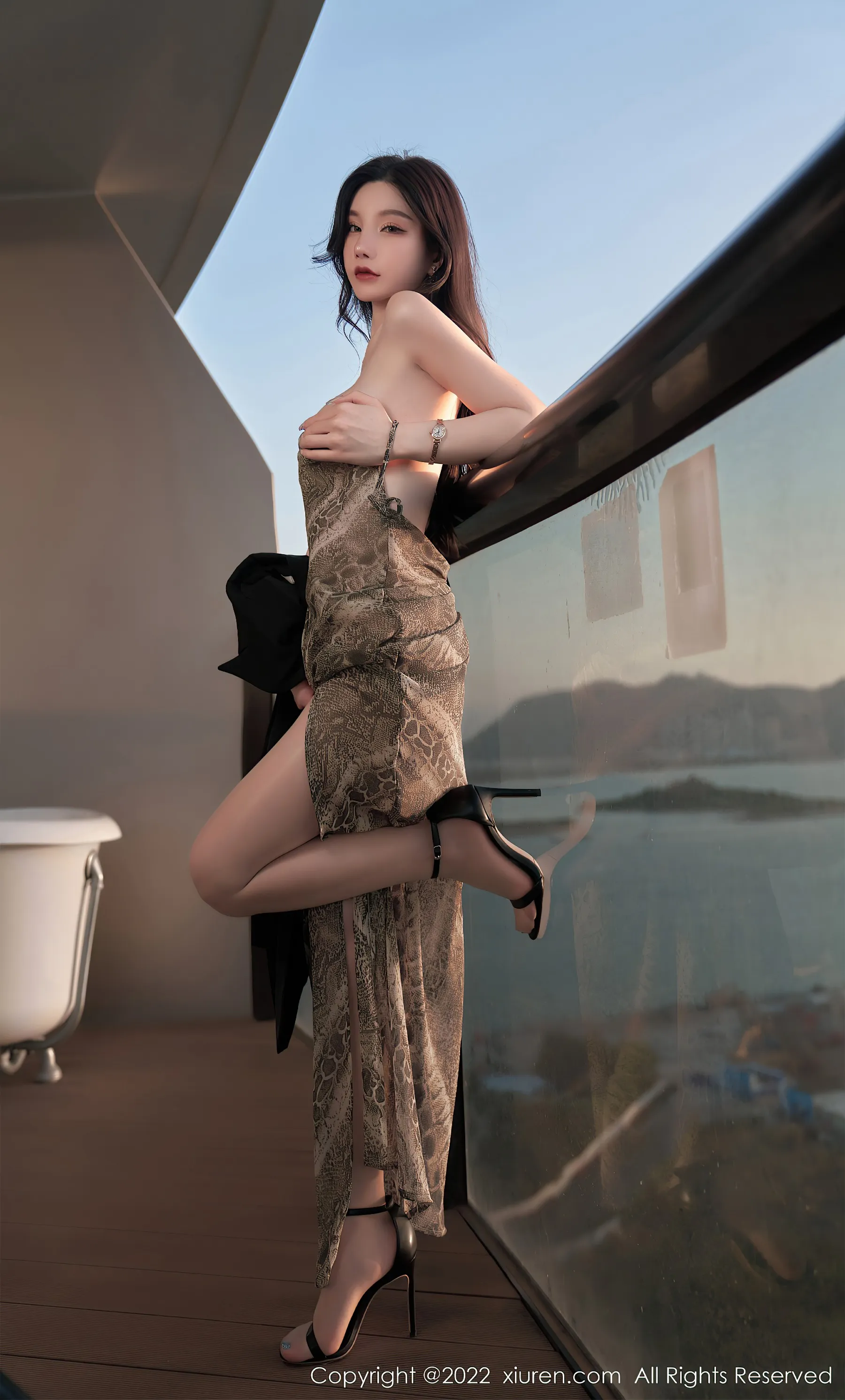 秀人网 No.4676 周于希Sally 三亚旅拍丝袜写真