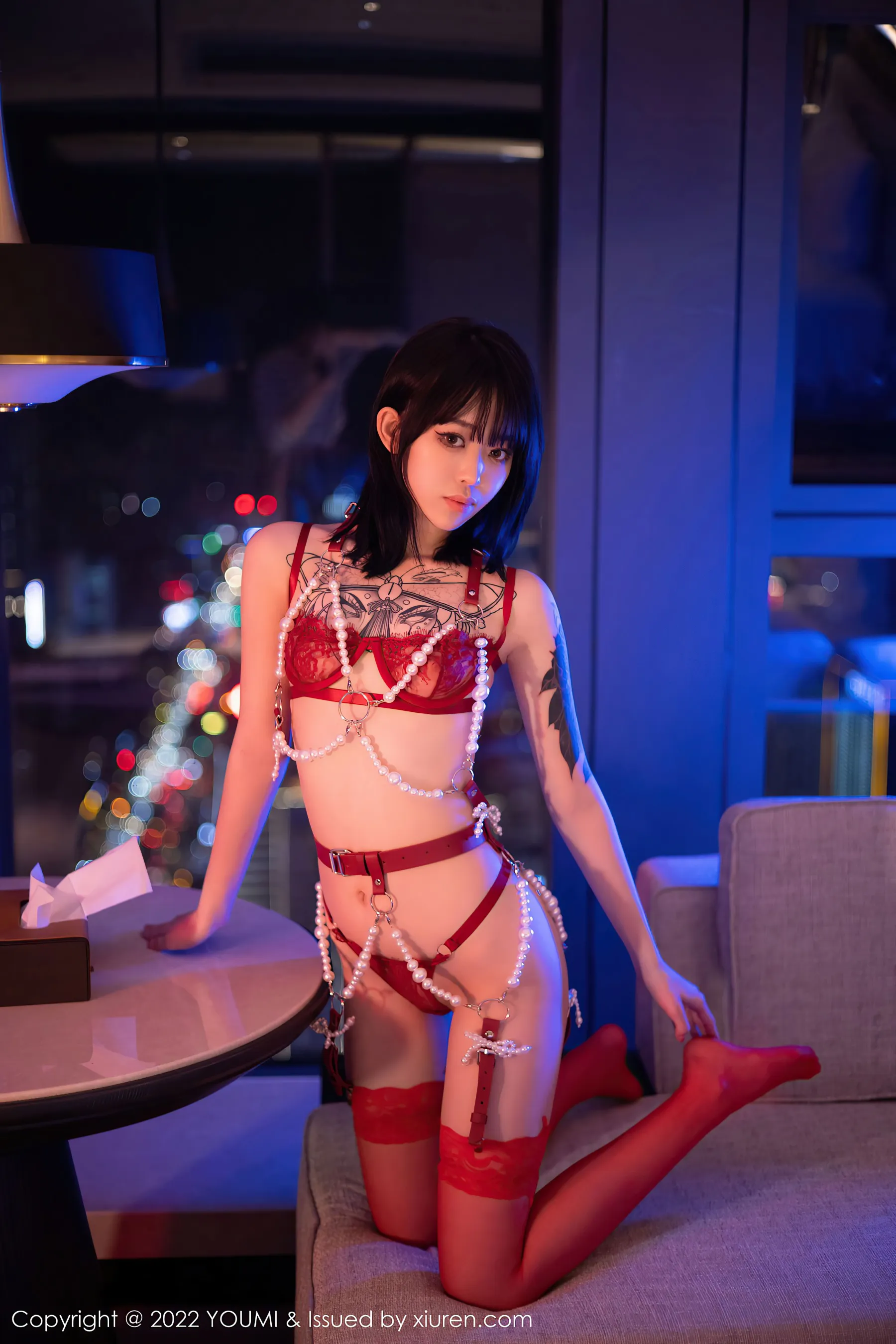 秀人网 No.4805 奶瓶. 制服情调美臀写真