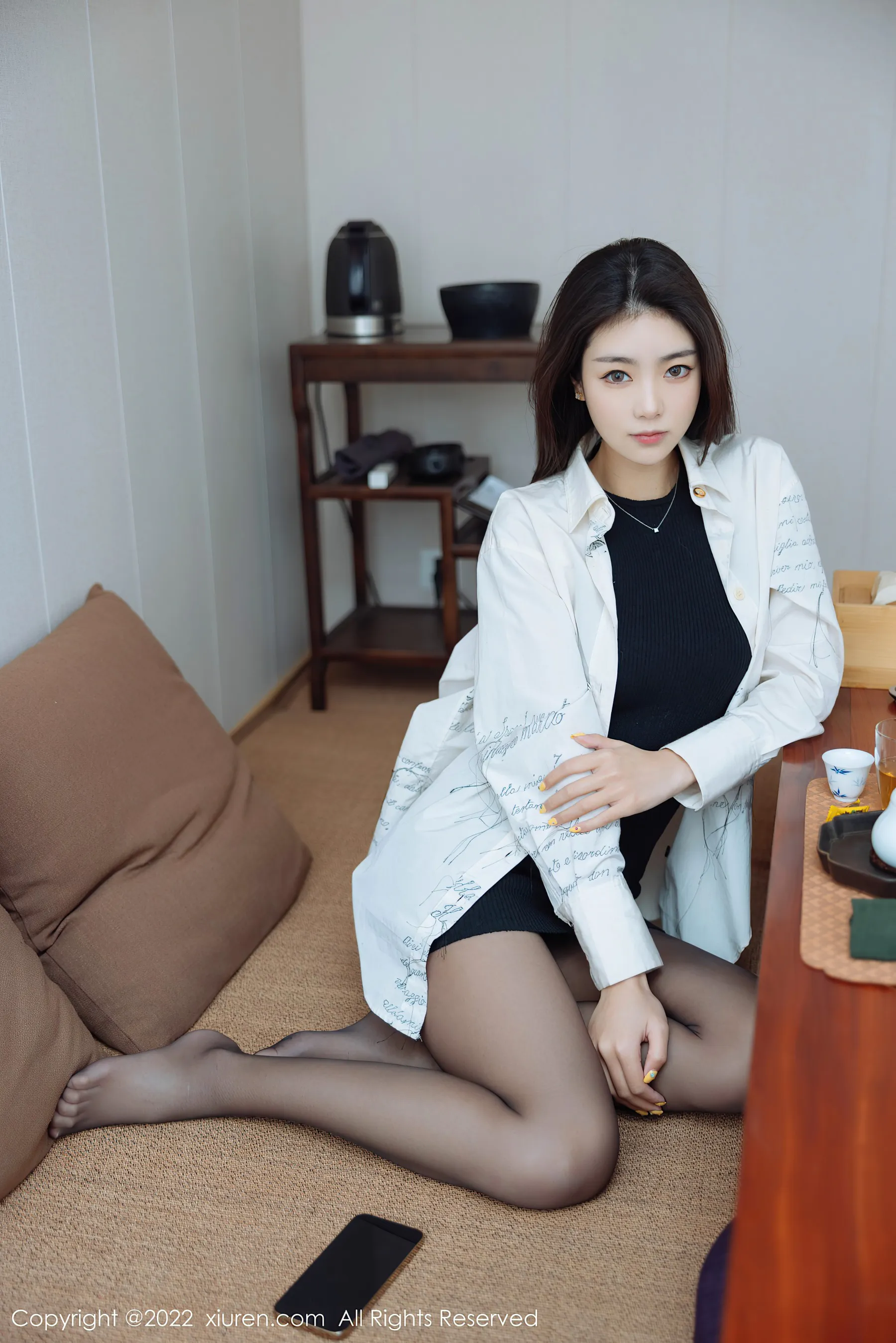 秀人网 No.4832 可樂Vicky 黑丝美腿