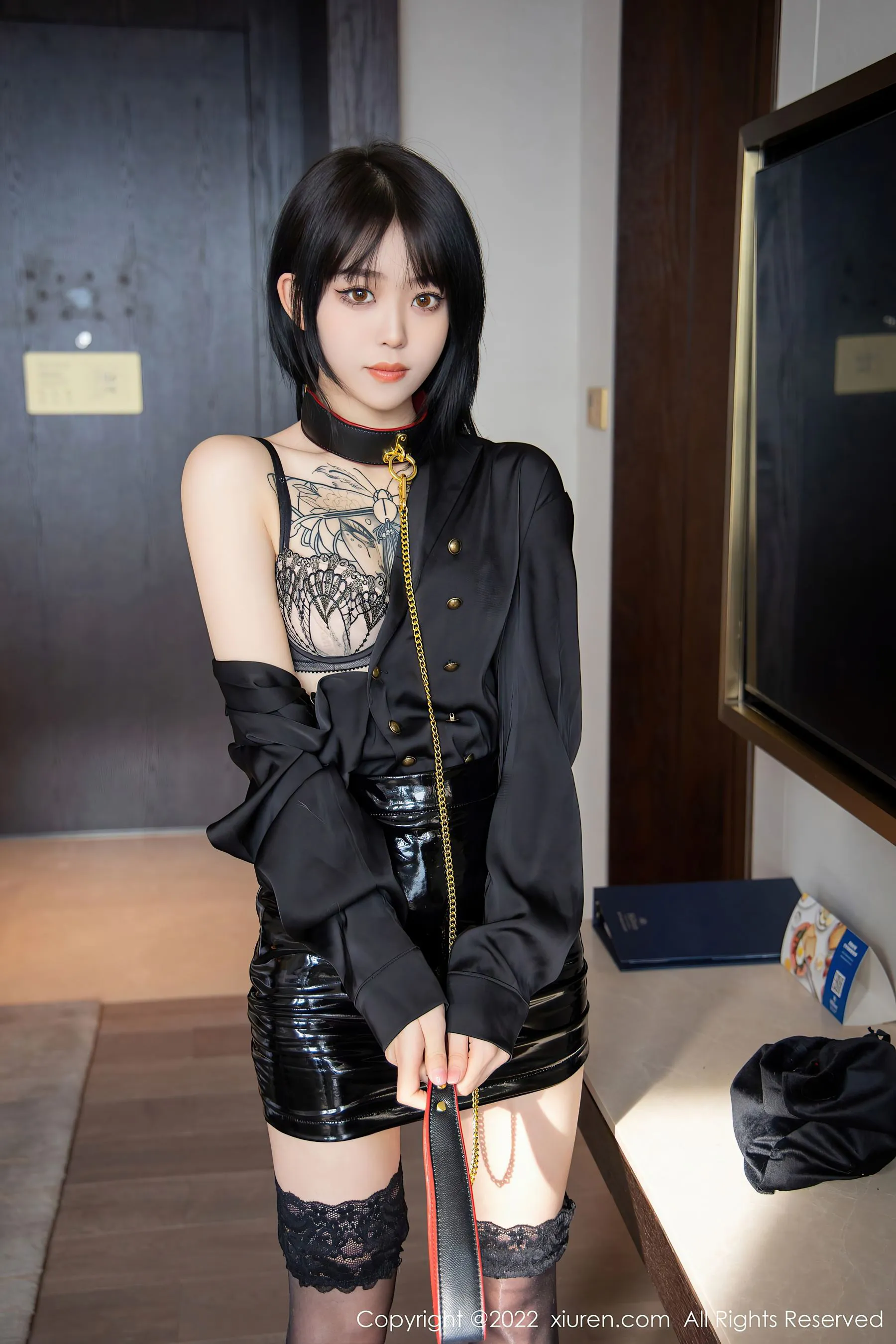 秀人网 No.4927 奶瓶. 黑丝美腿