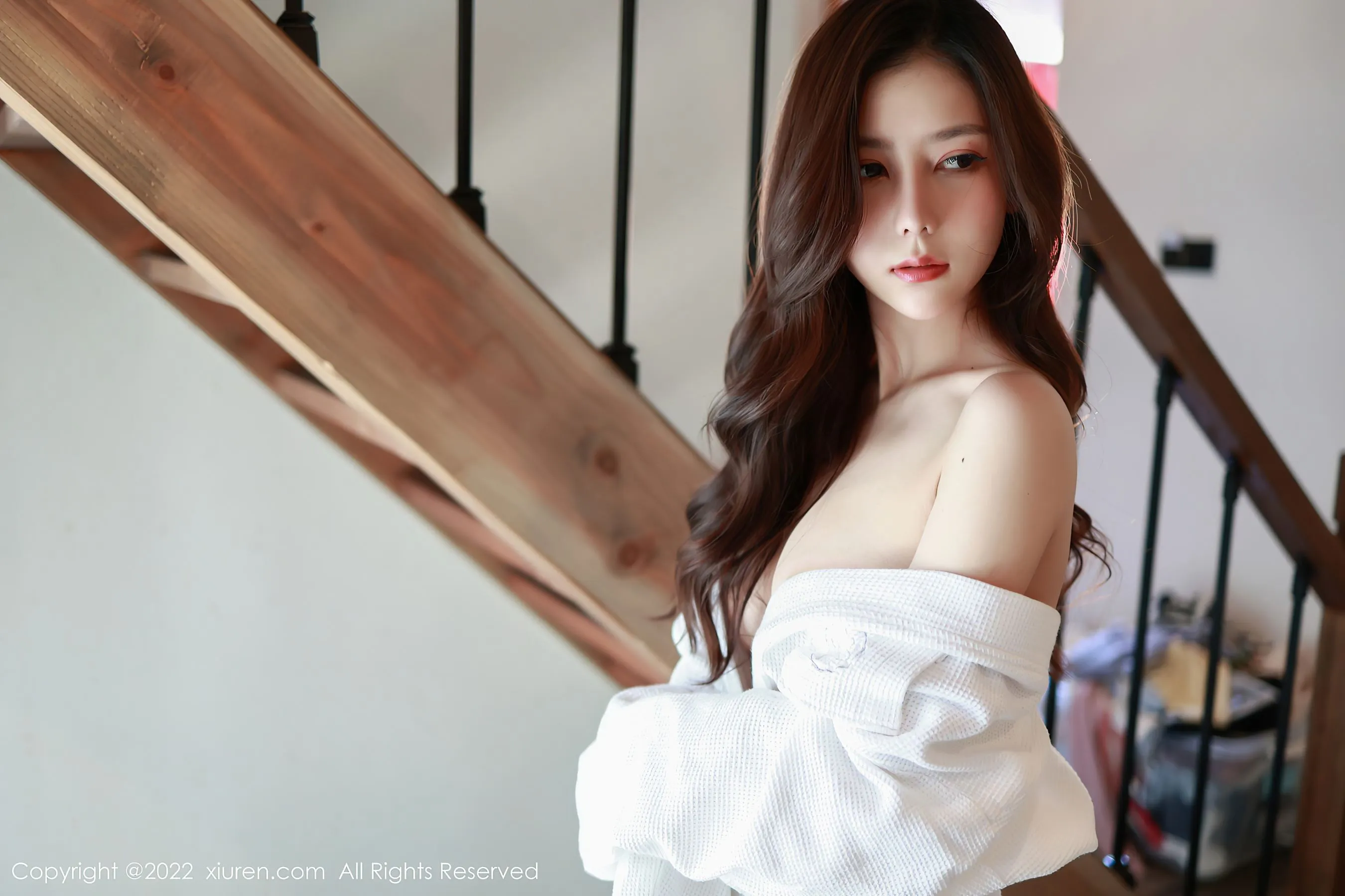 秀人网 No.4932 尹甜甜 睡袍美腿