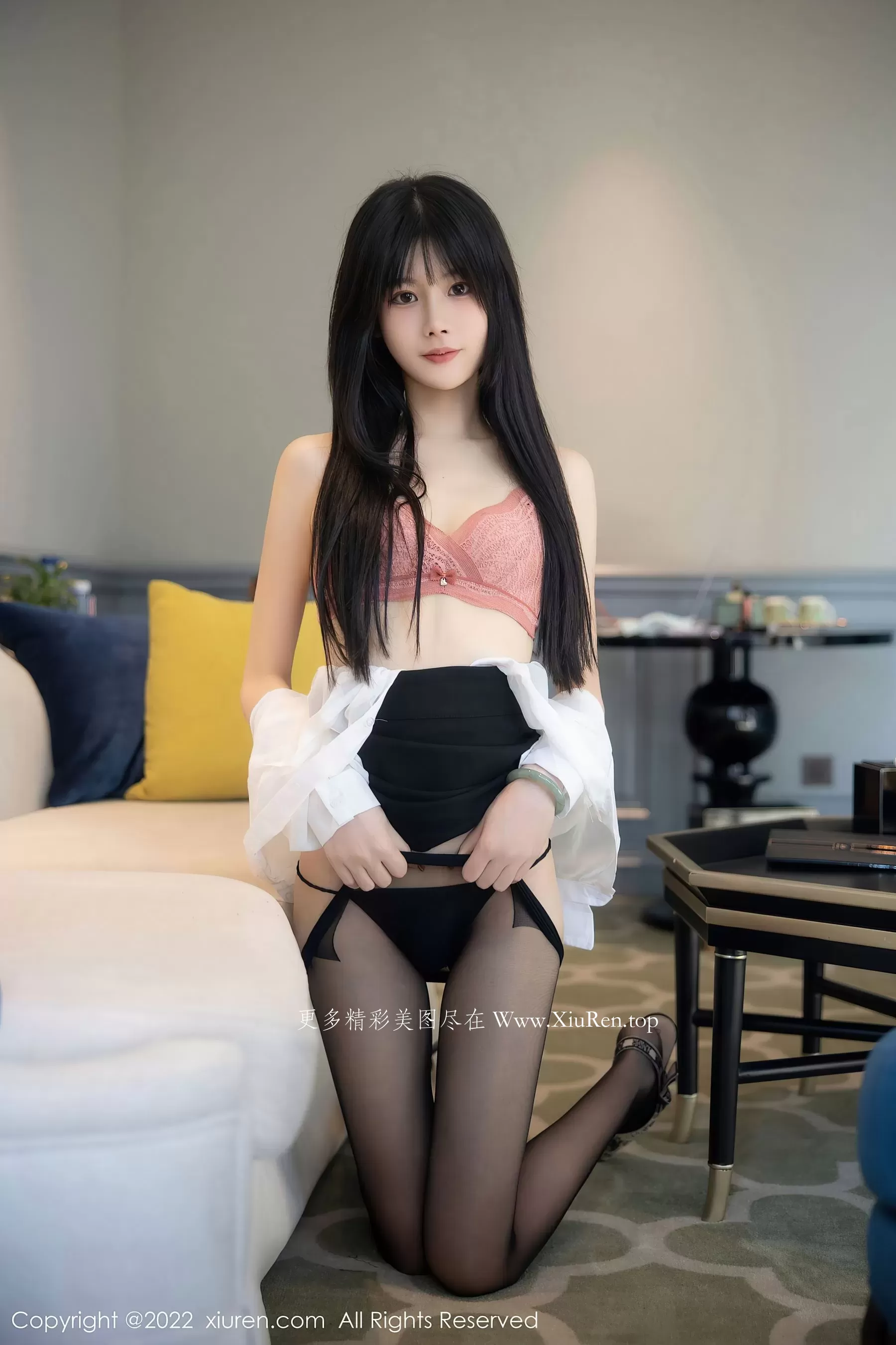 秀人网 No.5861 77qiqi 短裙黑丝