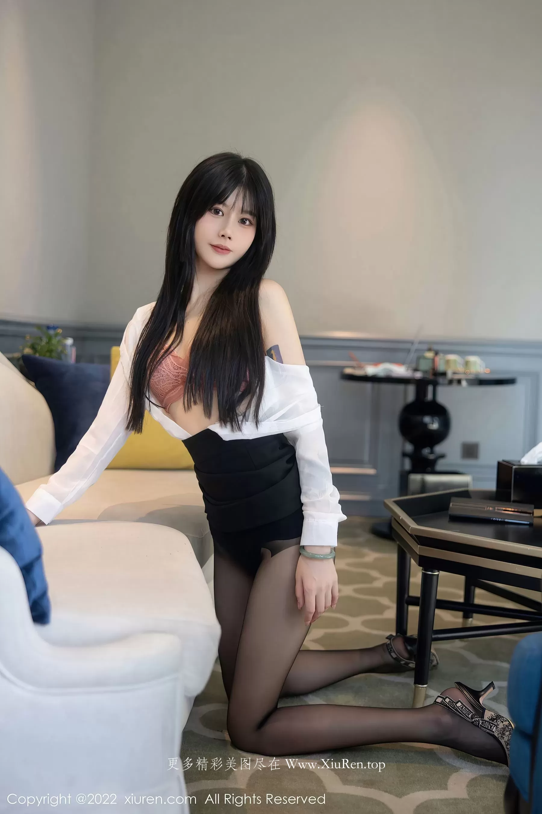 秀人网 No.5861 77qiqi 短裙黑丝