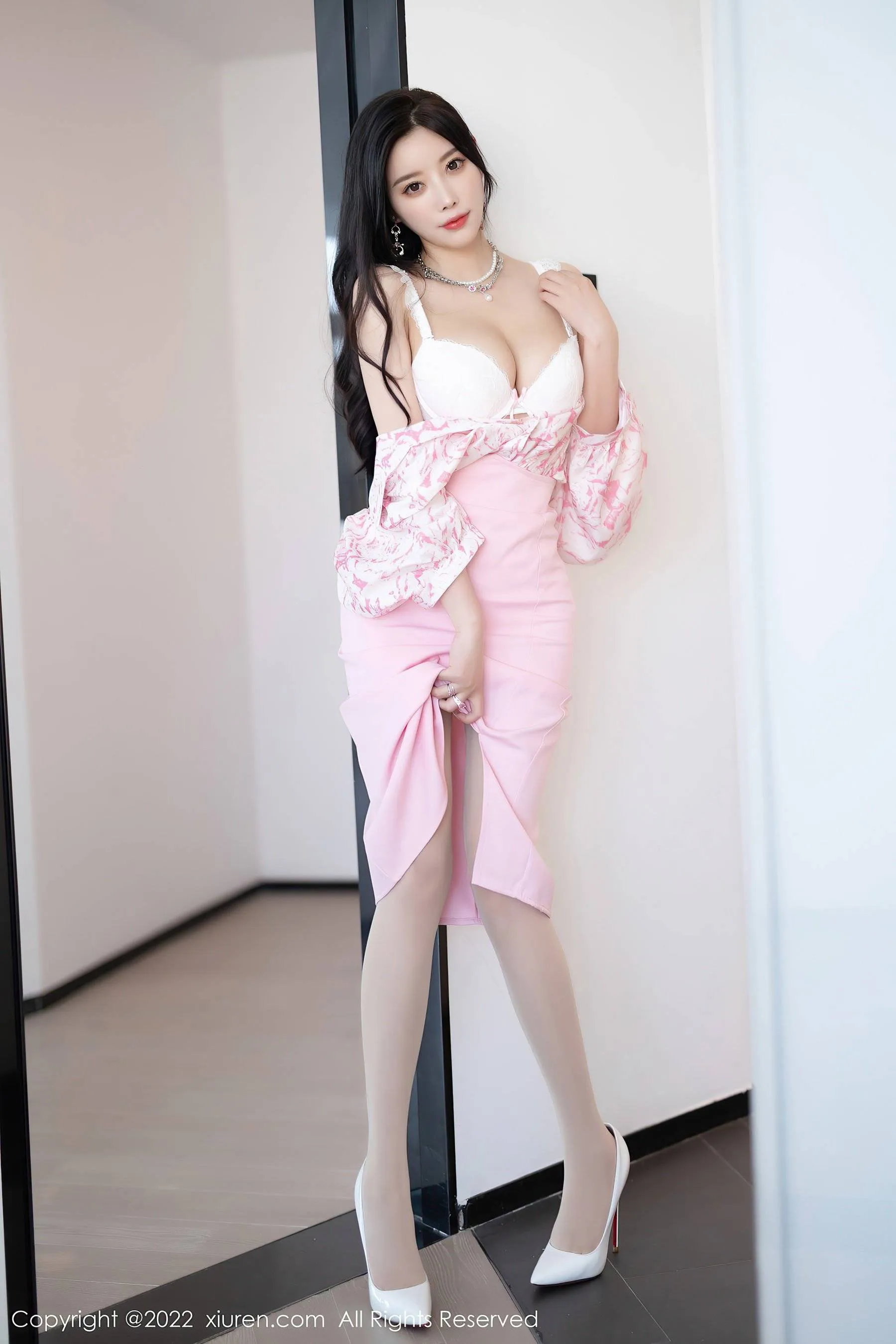 秀人网 No.5927 杨晨晨Yome 美臀丝袜