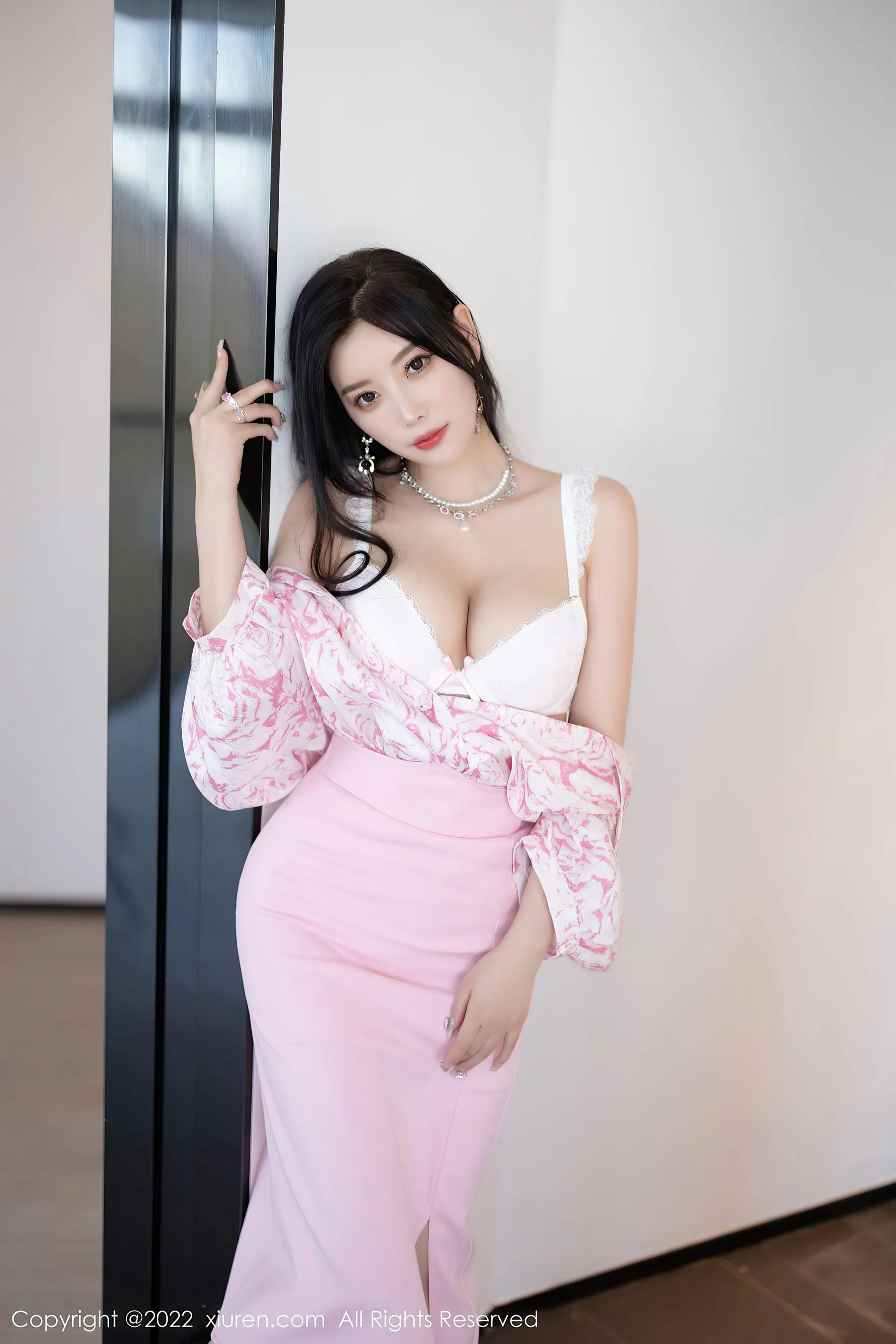 秀人网 No.5927 杨晨晨Yome 美臀丝袜