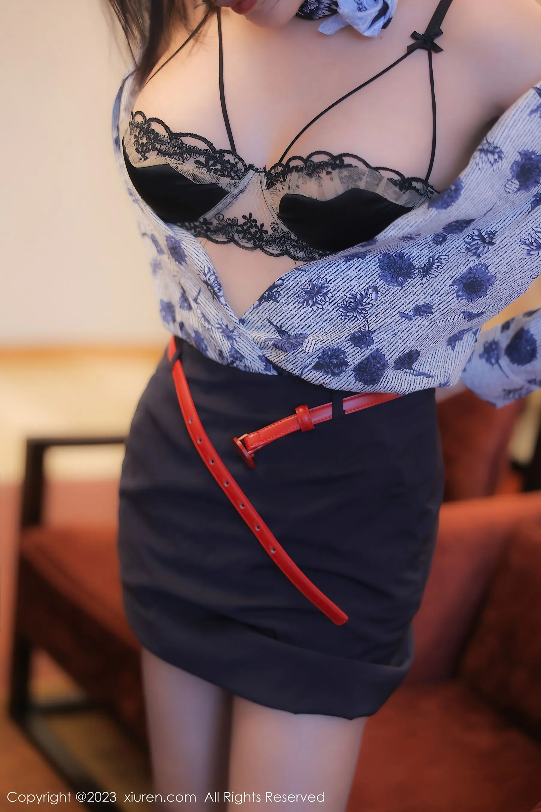 秀人网 No.6338 王楚璇 新人制服短裙