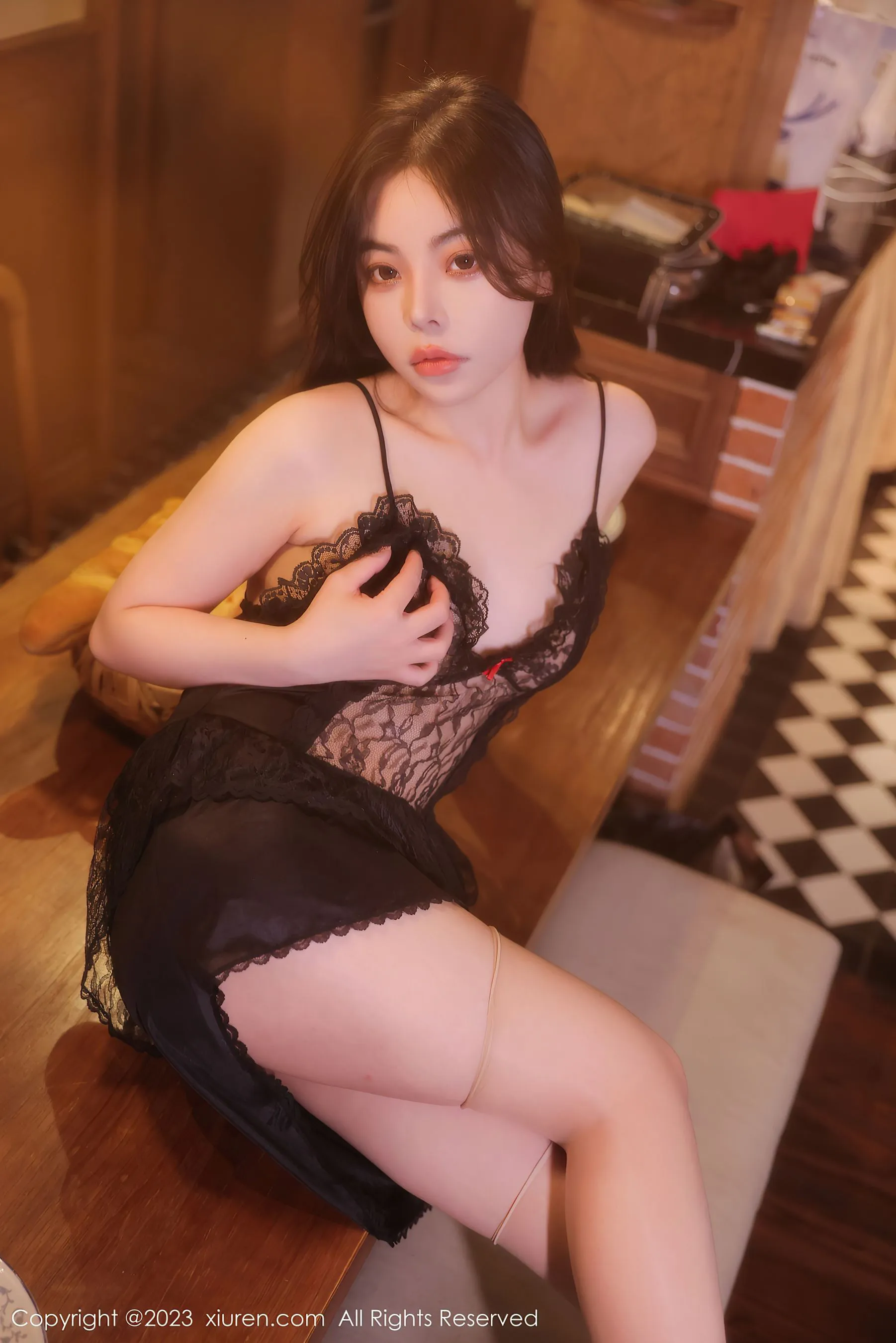 秀人网 No.6339 Aami喵小狐 新人美臀