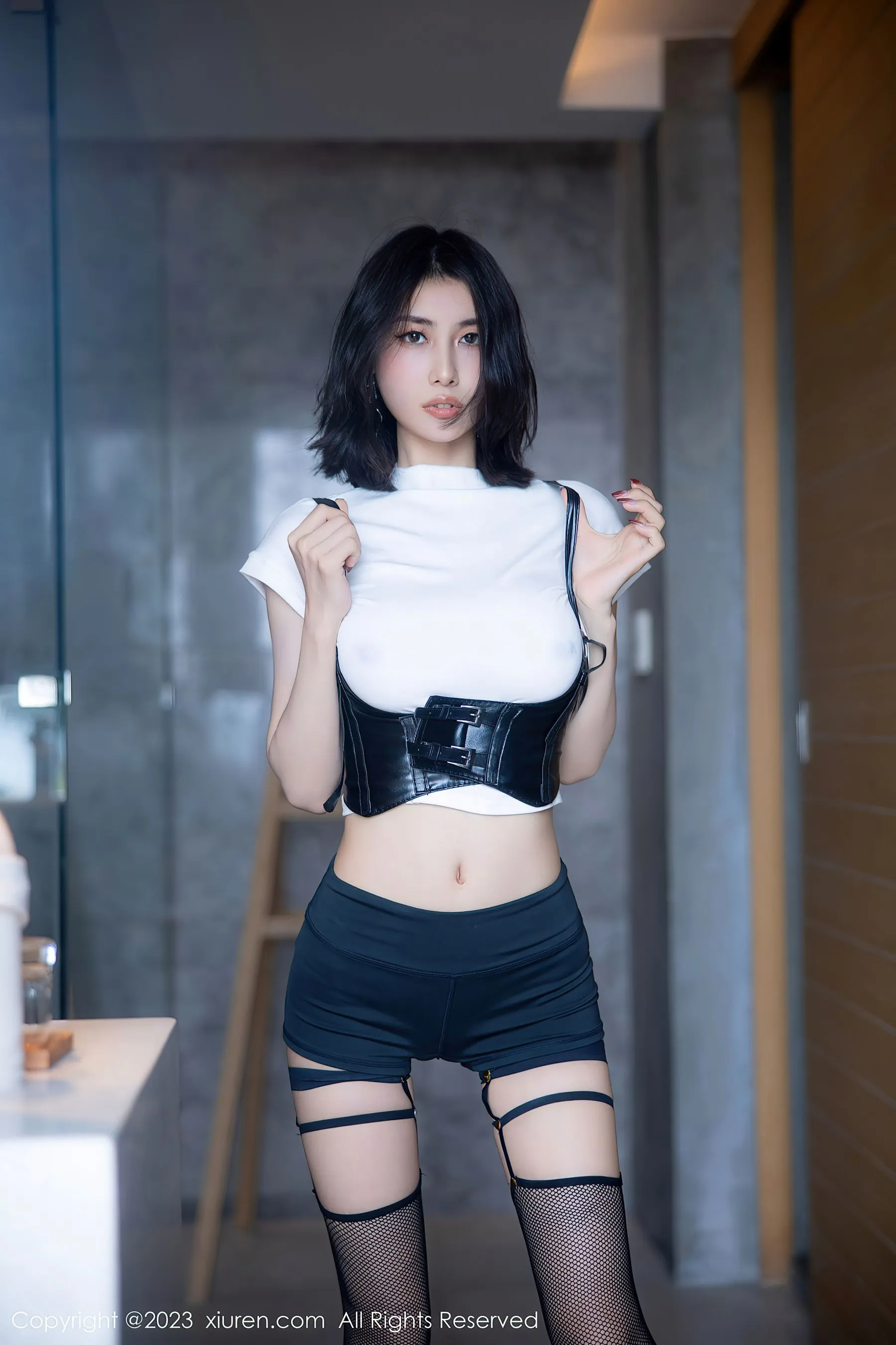 秀人网 No.6443 lingyu69 新人美腿