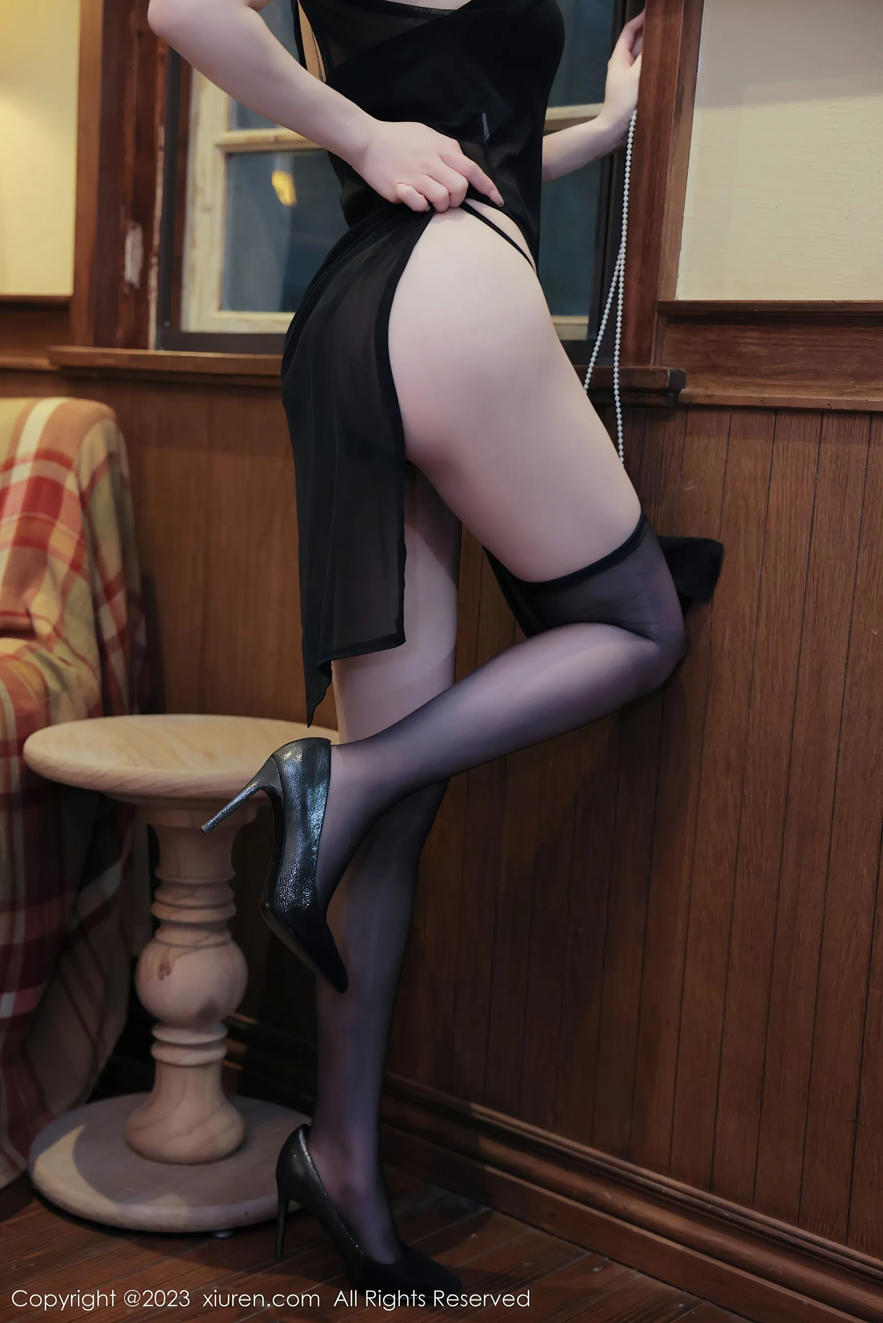 秀人网 No.6498 玉兔miki 黑丝美腿