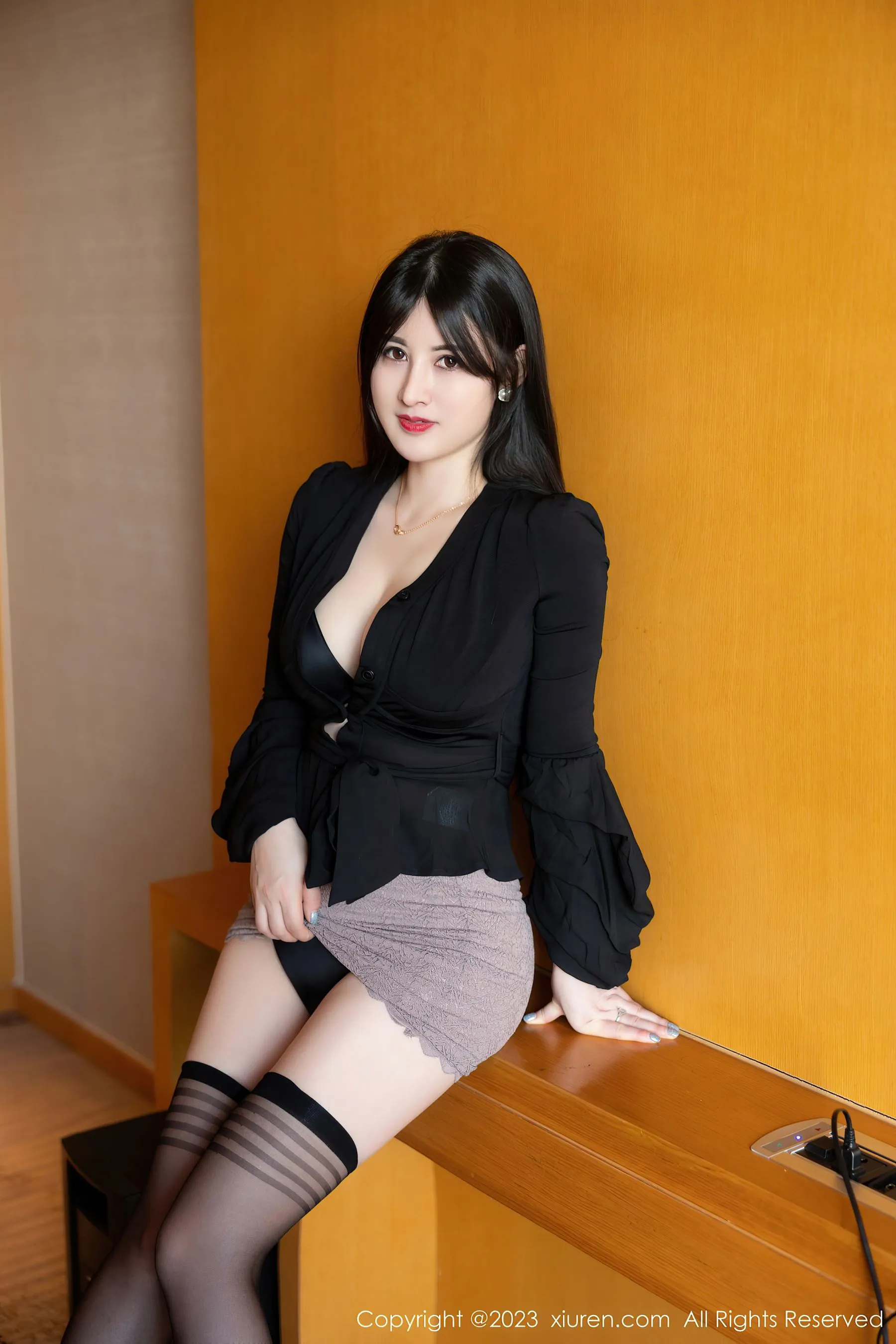 秀人网 No.6676 诗诗kiki 黑丝美腿