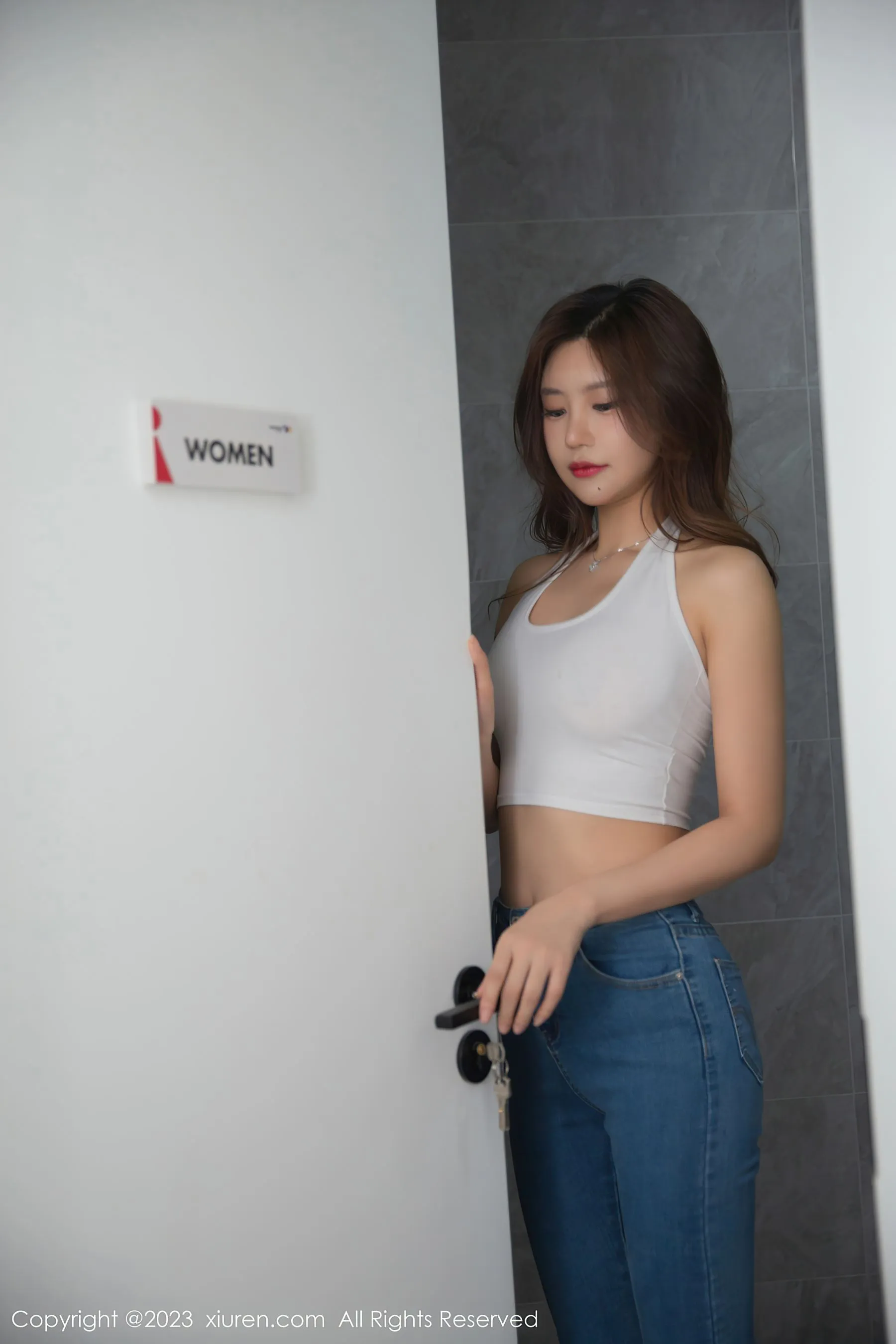 秀人网 No.6690 绮里嘉ula 桌球室美腿