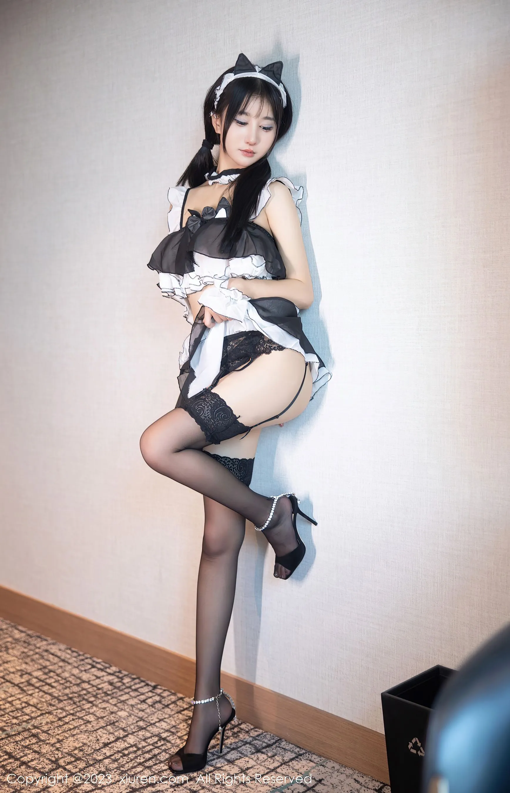 秀人网 No.6795 小果冻儿 黑丝美腿